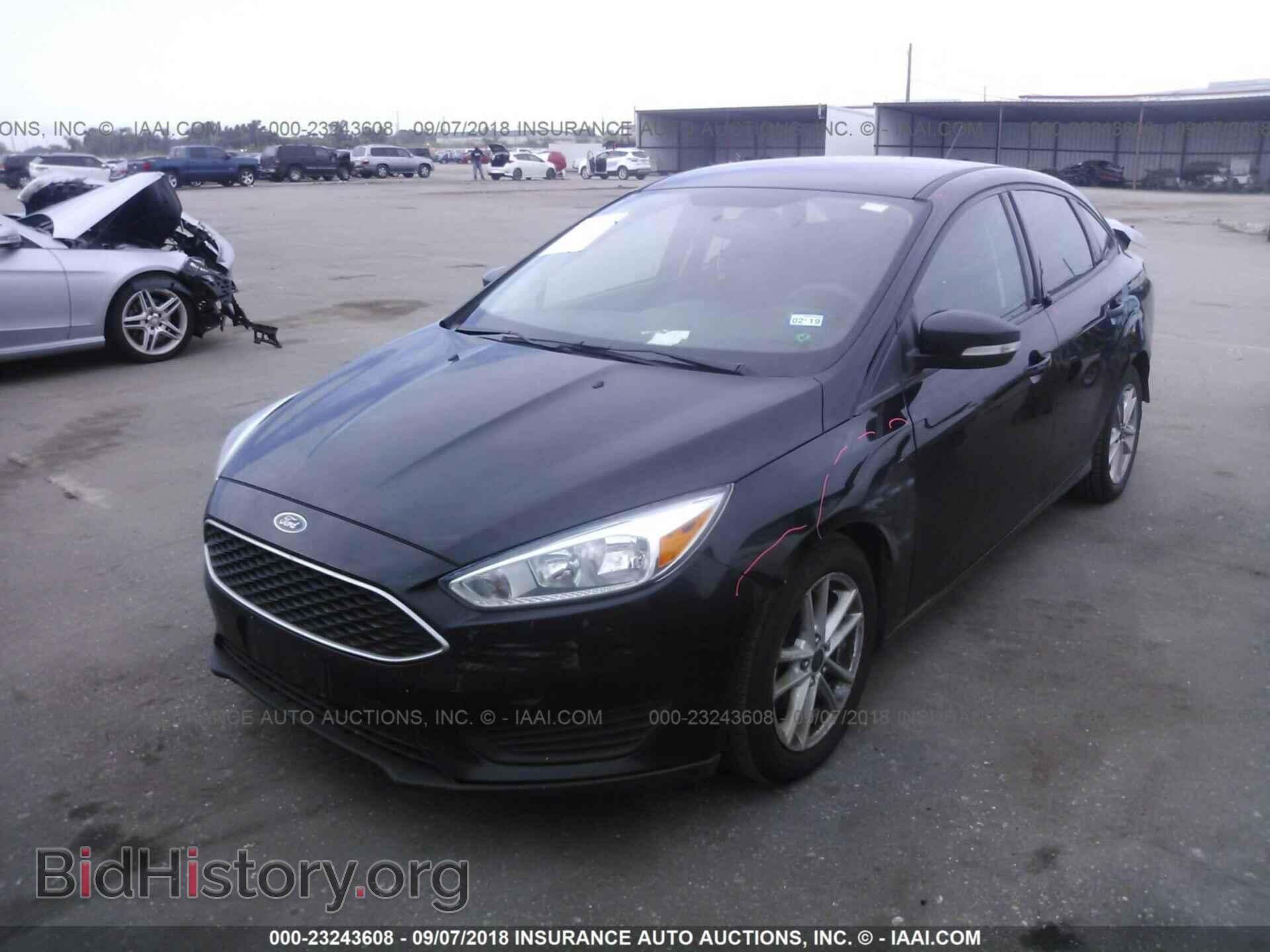 2016 Ford Focus - VIN: 1FADP3F21GL262437 - Photo 2