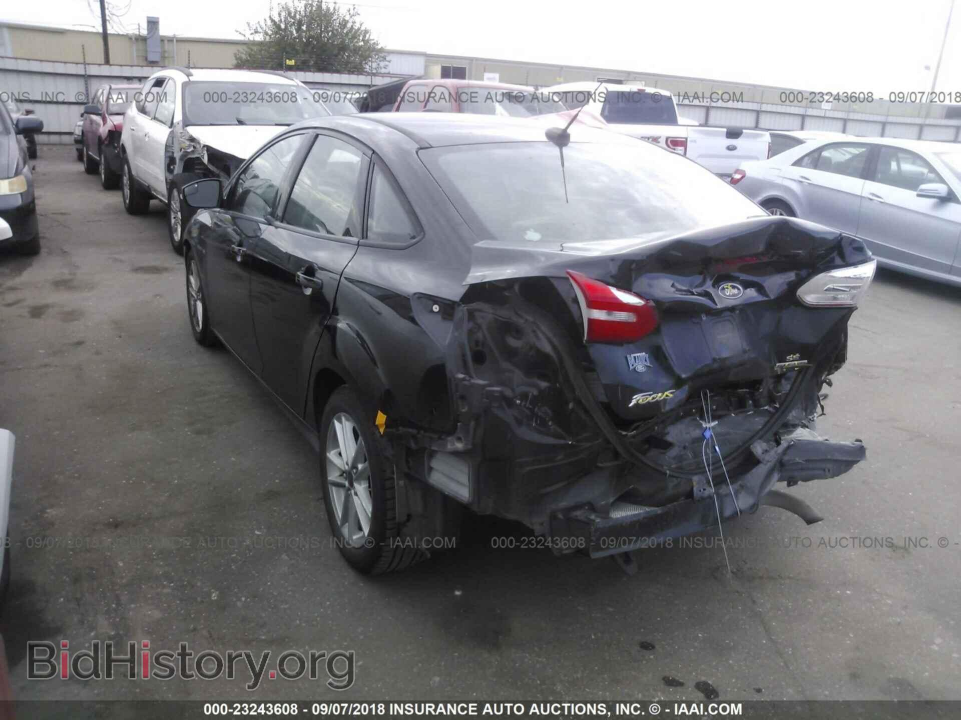 2016 Ford Focus - VIN: 1FADP3F21GL262437 - Photo 3