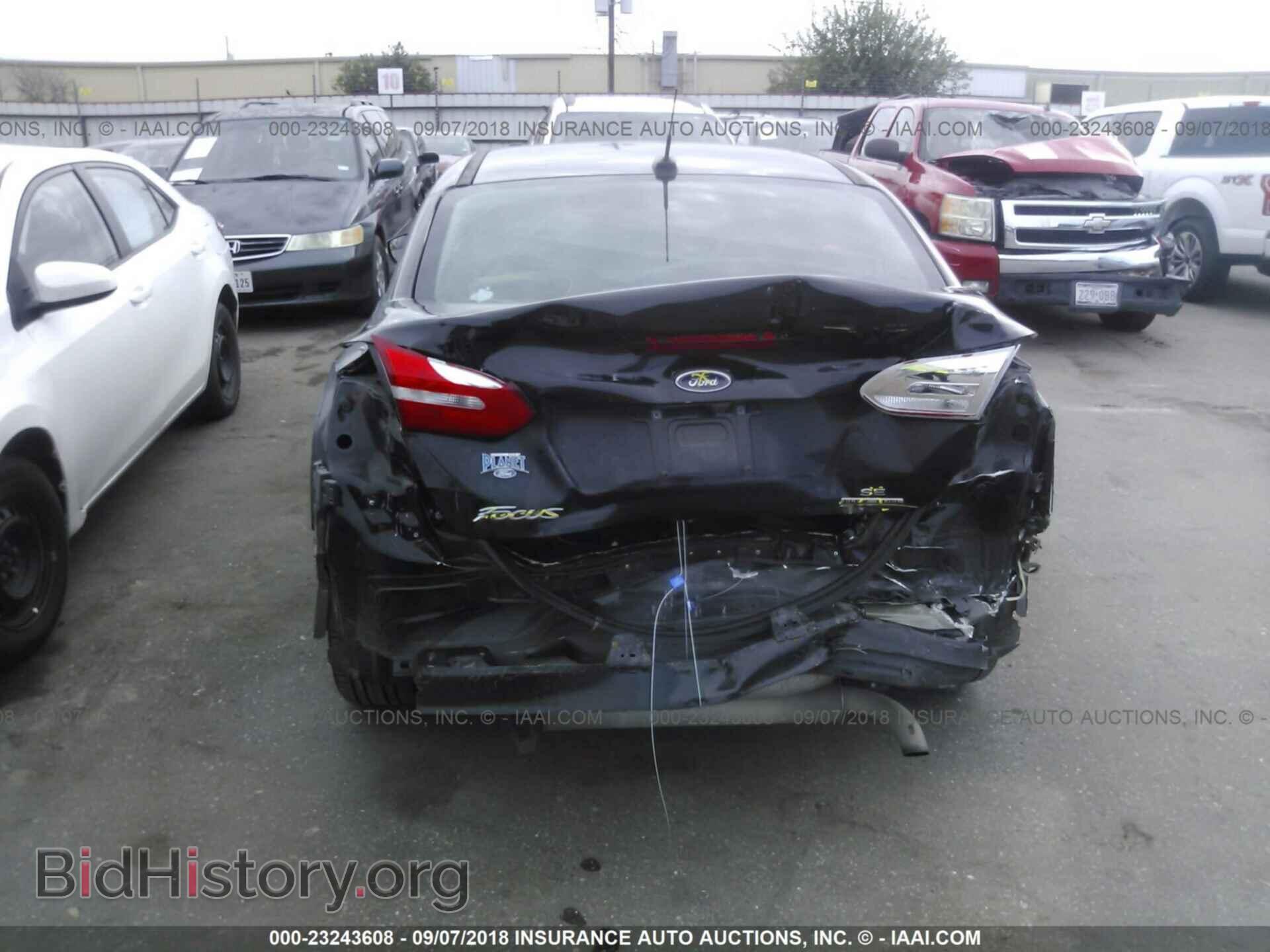2016 Ford Focus - VIN: 1FADP3F21GL262437 - Photo 6