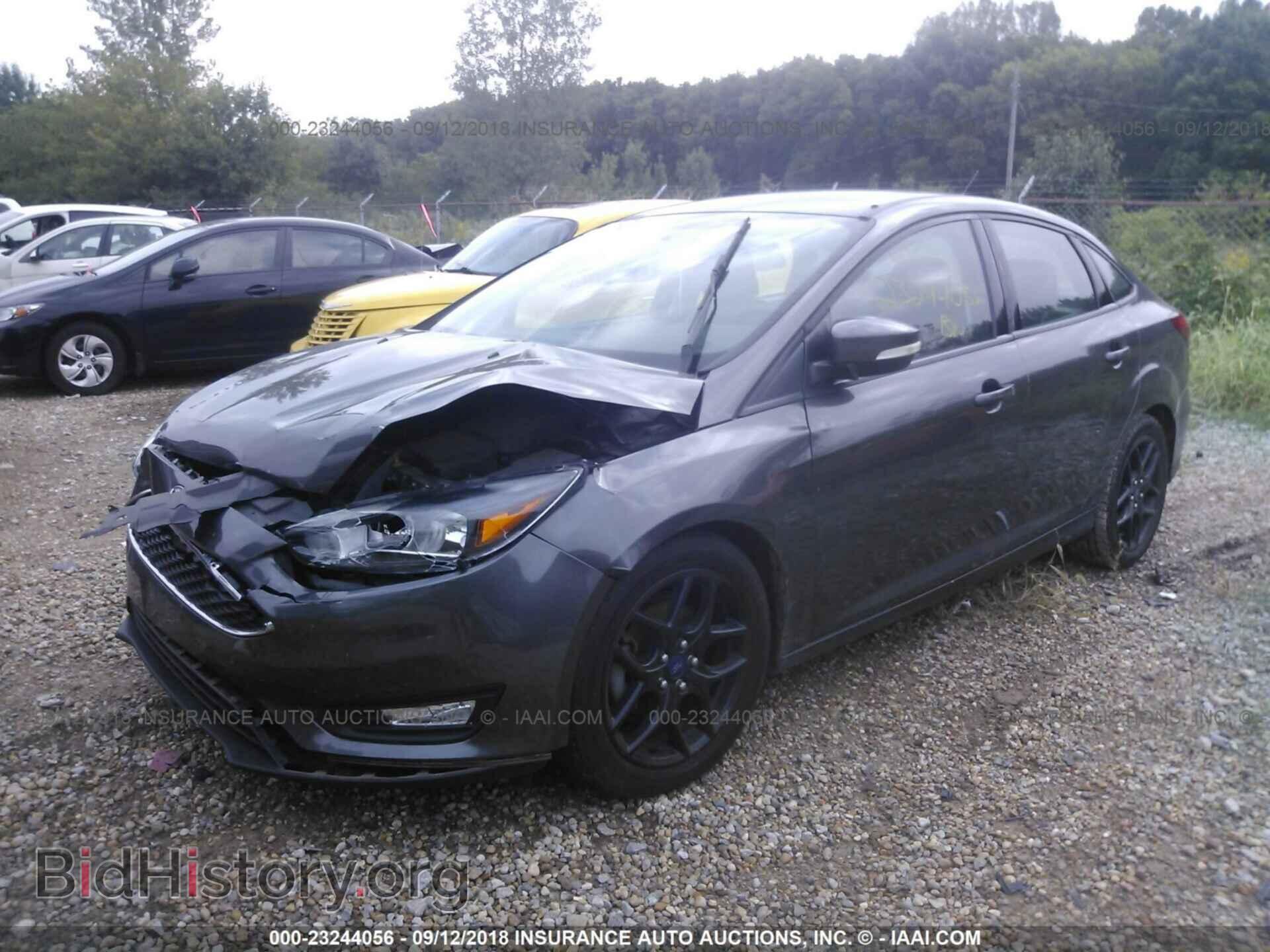 2016 Ford Focus - VIN: 1FADP3F27GL226946 - Фото 2