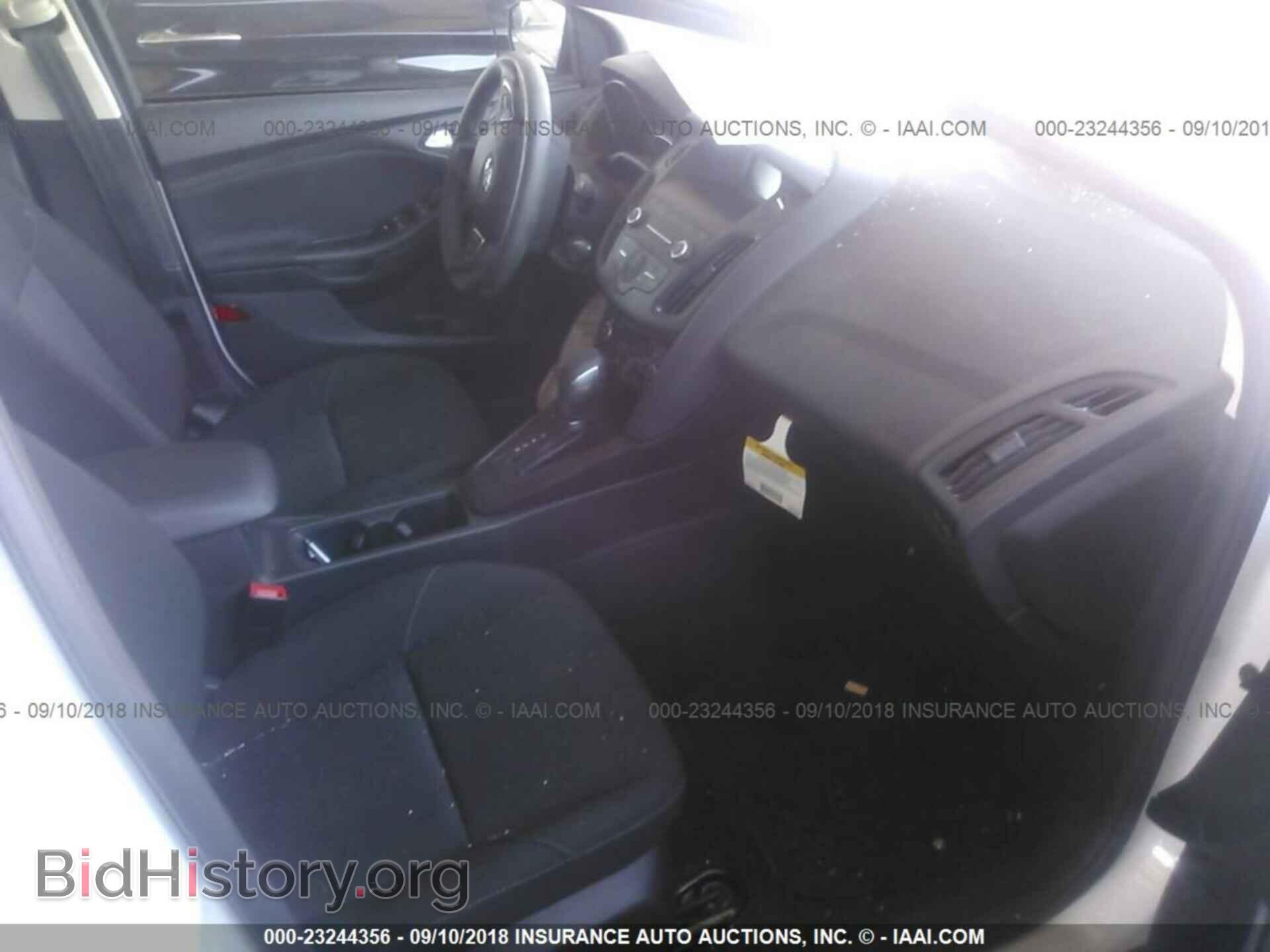 2018 Ford Focus - VIN: 1FADP3FEXJL278735 - Фото 5