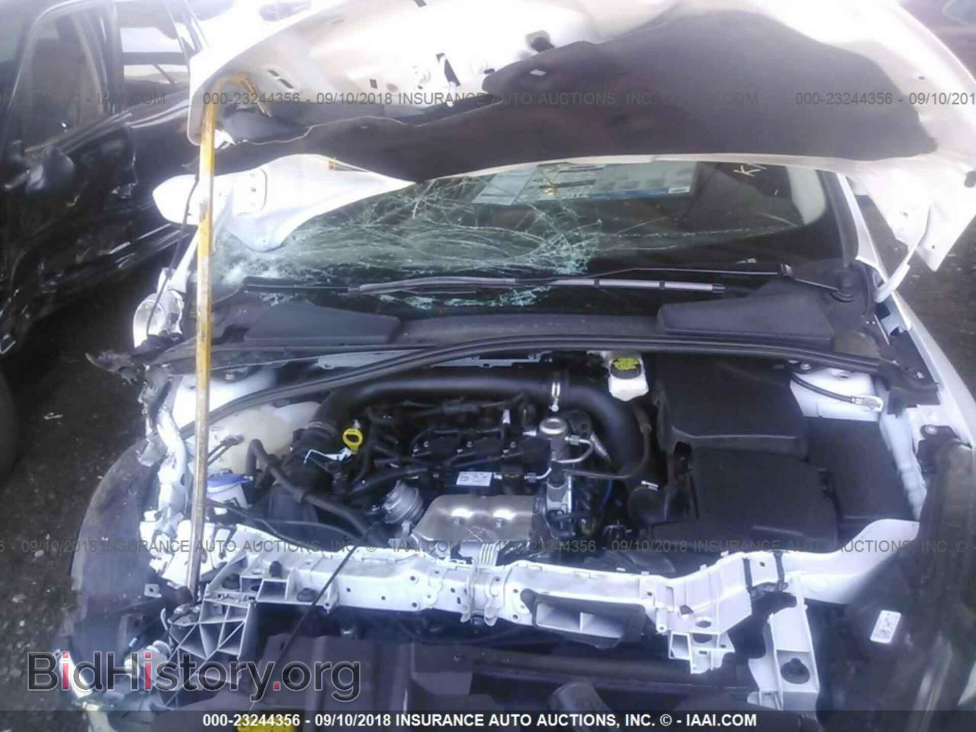 2018 Ford Focus - VIN: 1FADP3FEXJL278735 - Фото 10
