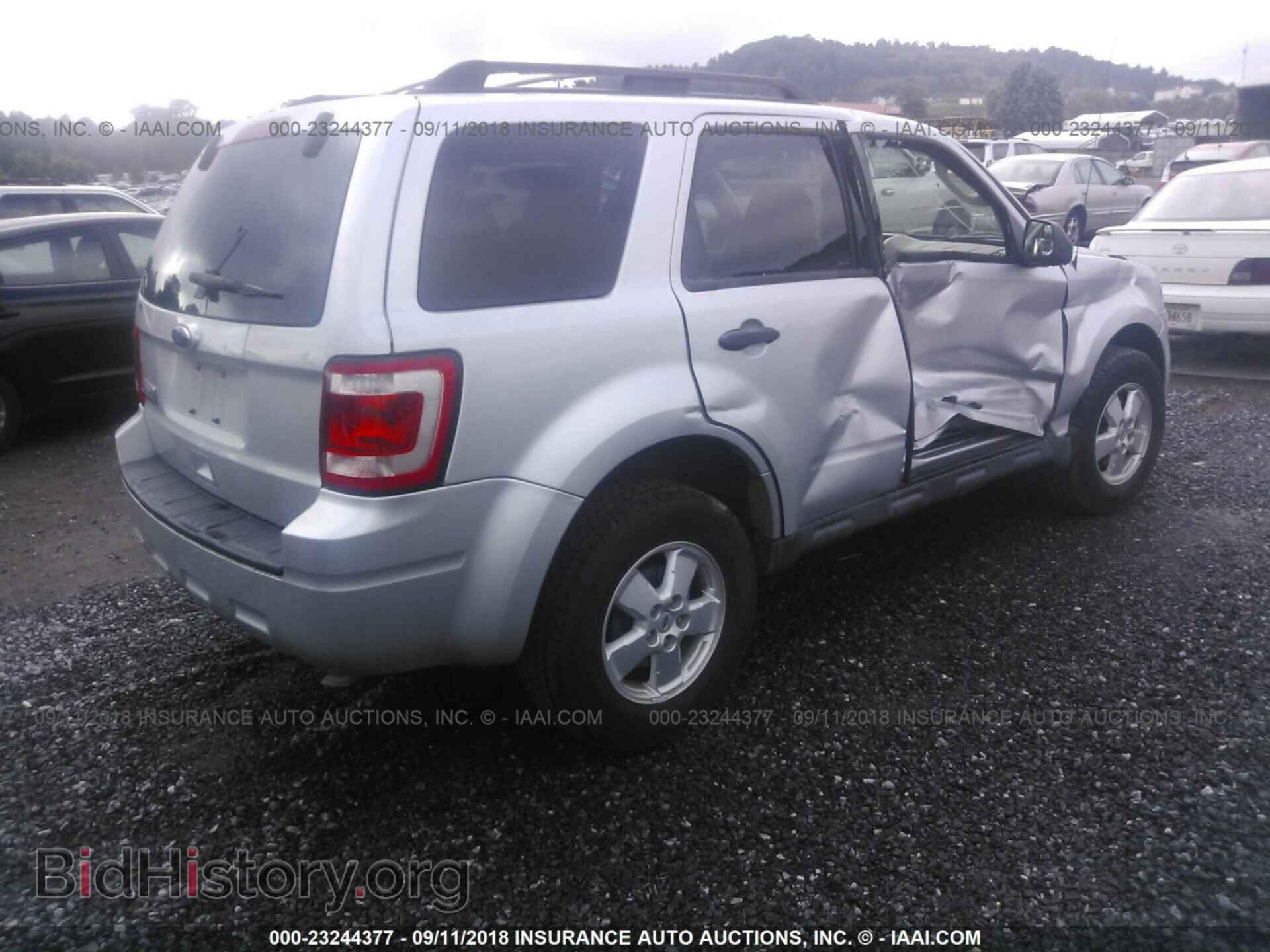 2011 Ford Escape - VIN: 1FMCU0D71BKA13688 - Photo 4