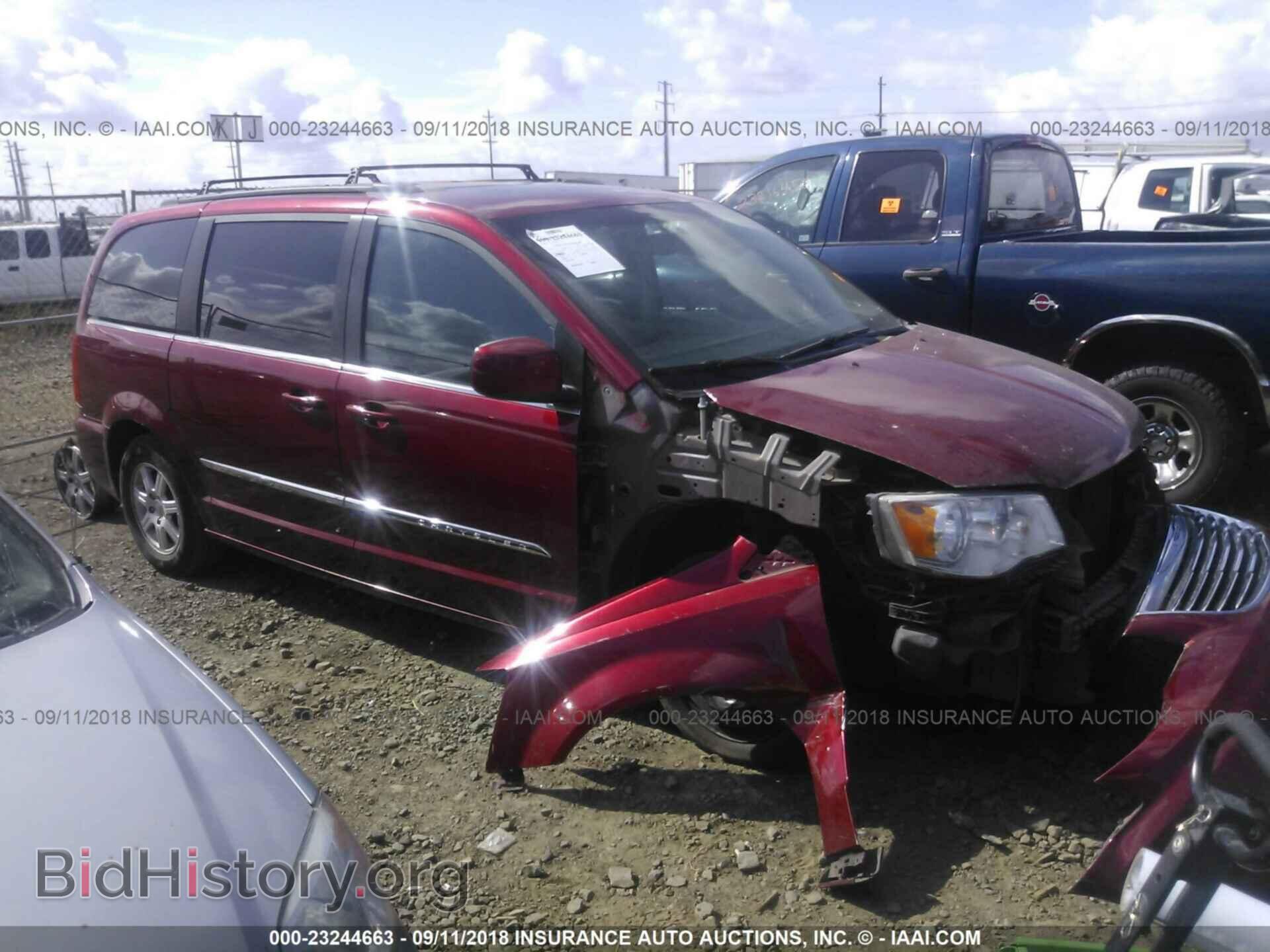 Photo 2A4RR5DG0BR727739 - Chrysler Town and country 2011