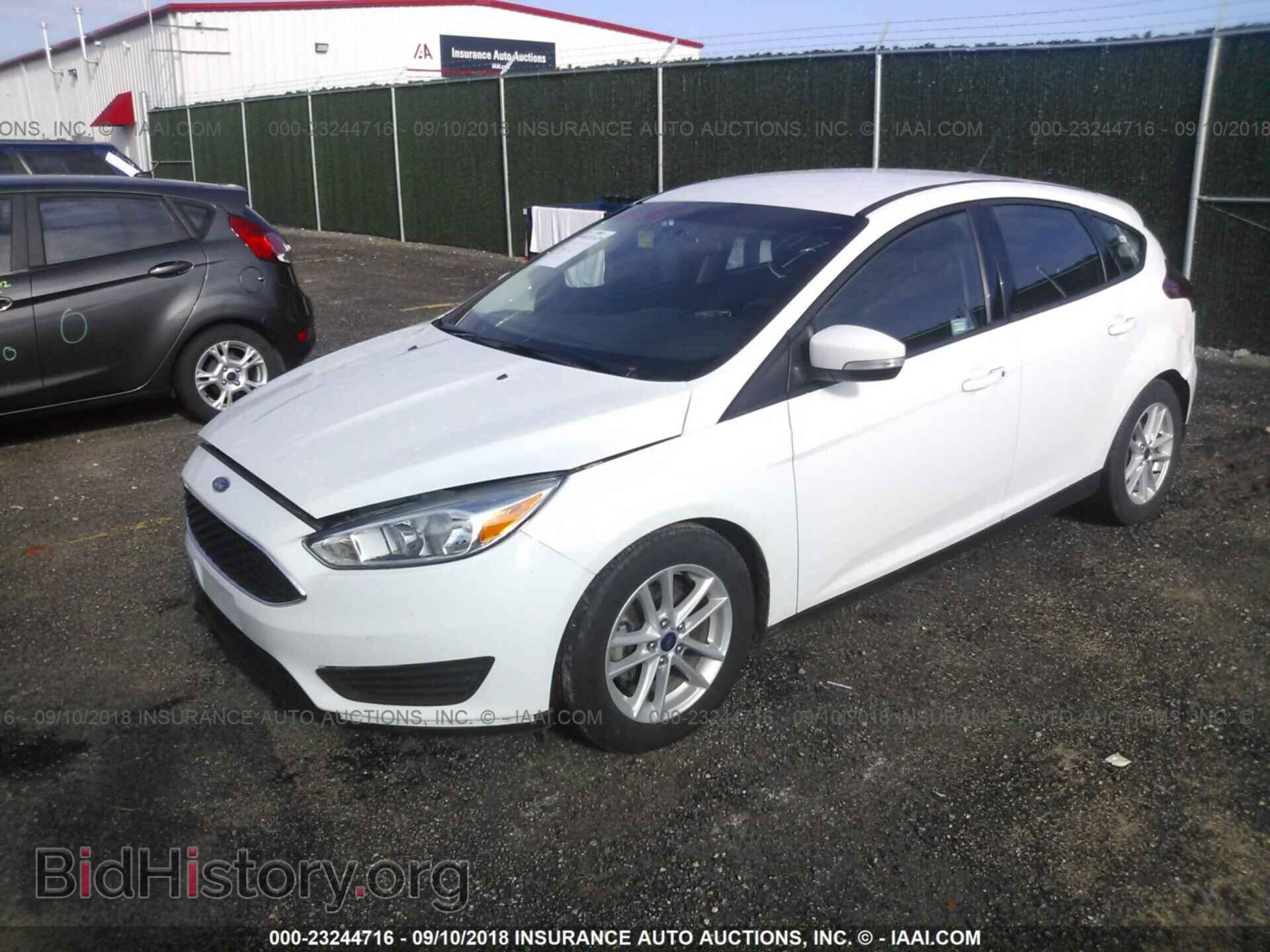 2017 Ford Focus - VIN: 1FADP3K29HL267277 - Фото 2