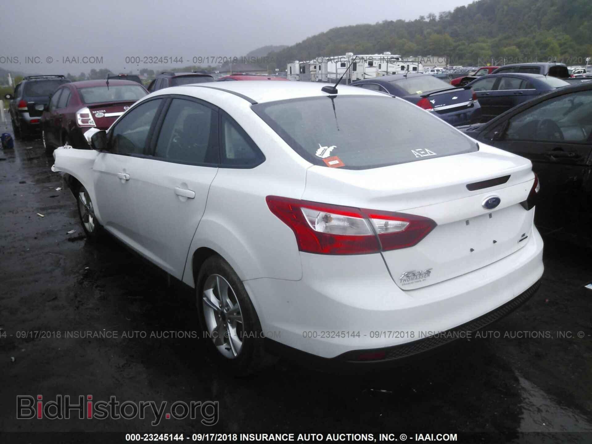 2014 Ford Focus - VIN: 1FADP3F27EL207181 - Photo 3