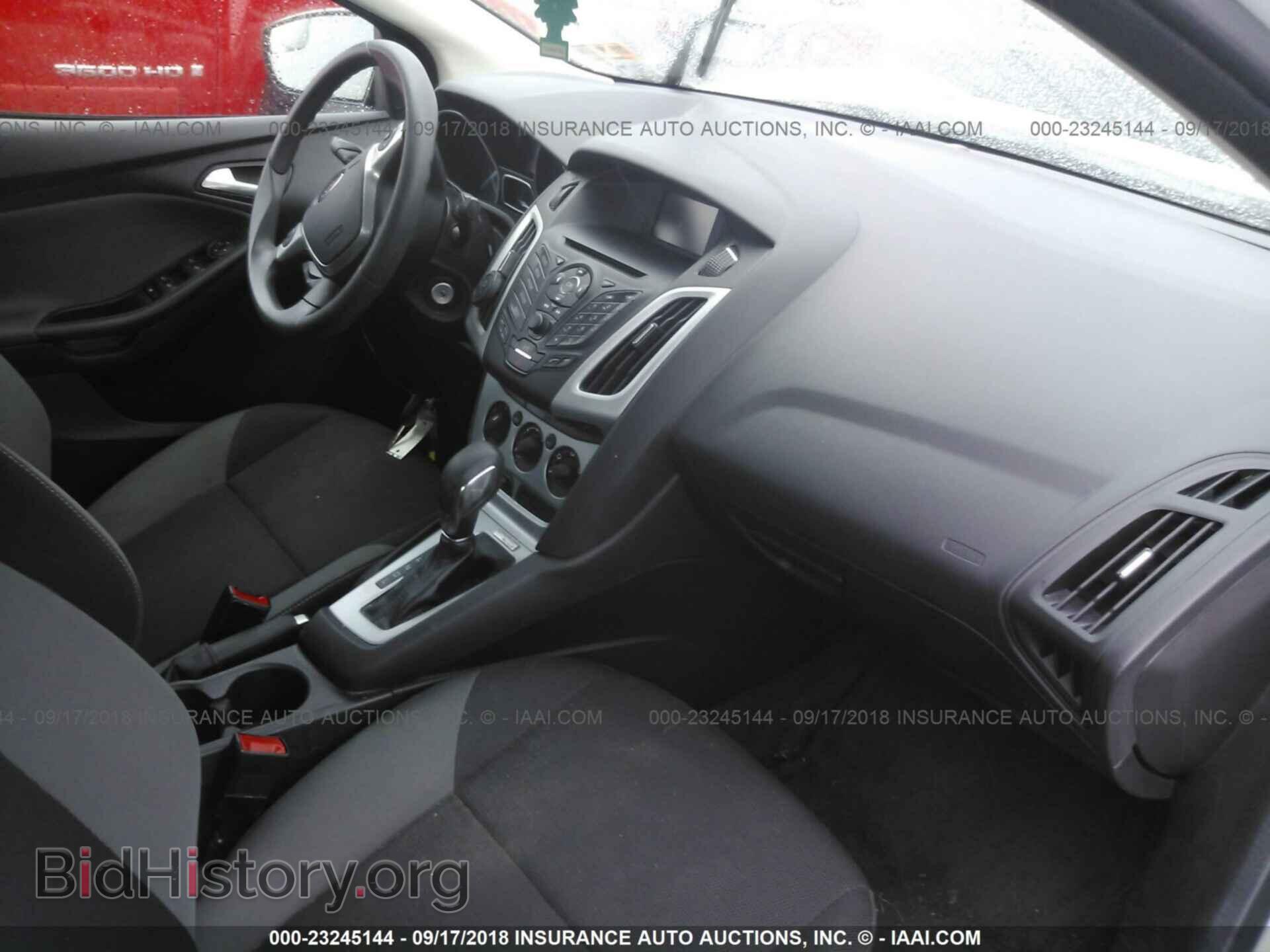 2014 Ford Focus - VIN: 1FADP3F27EL207181 - Photo 5