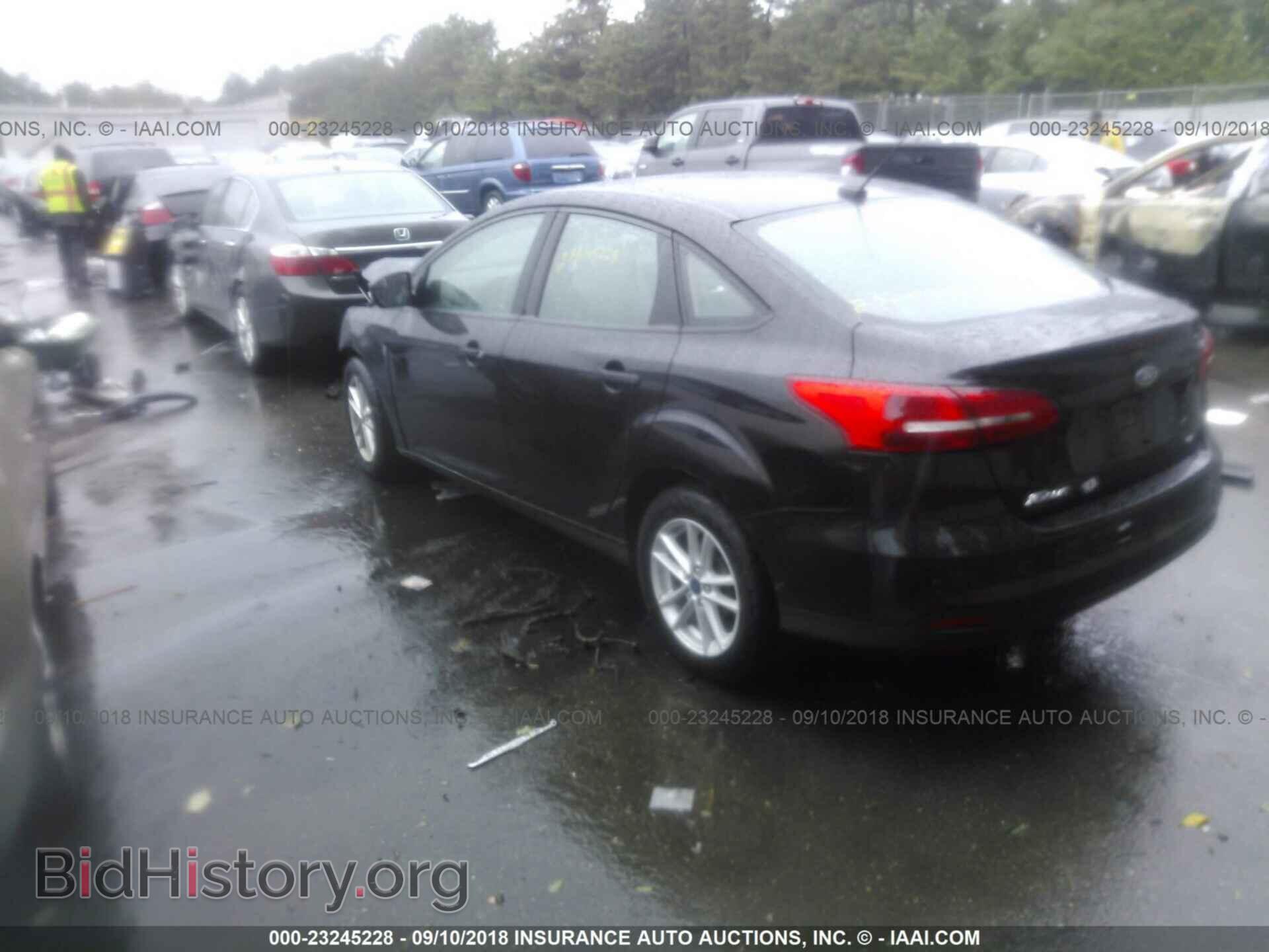 2017 Ford Focus - VIN: 1FADP3F21HL200926 - Фото 3