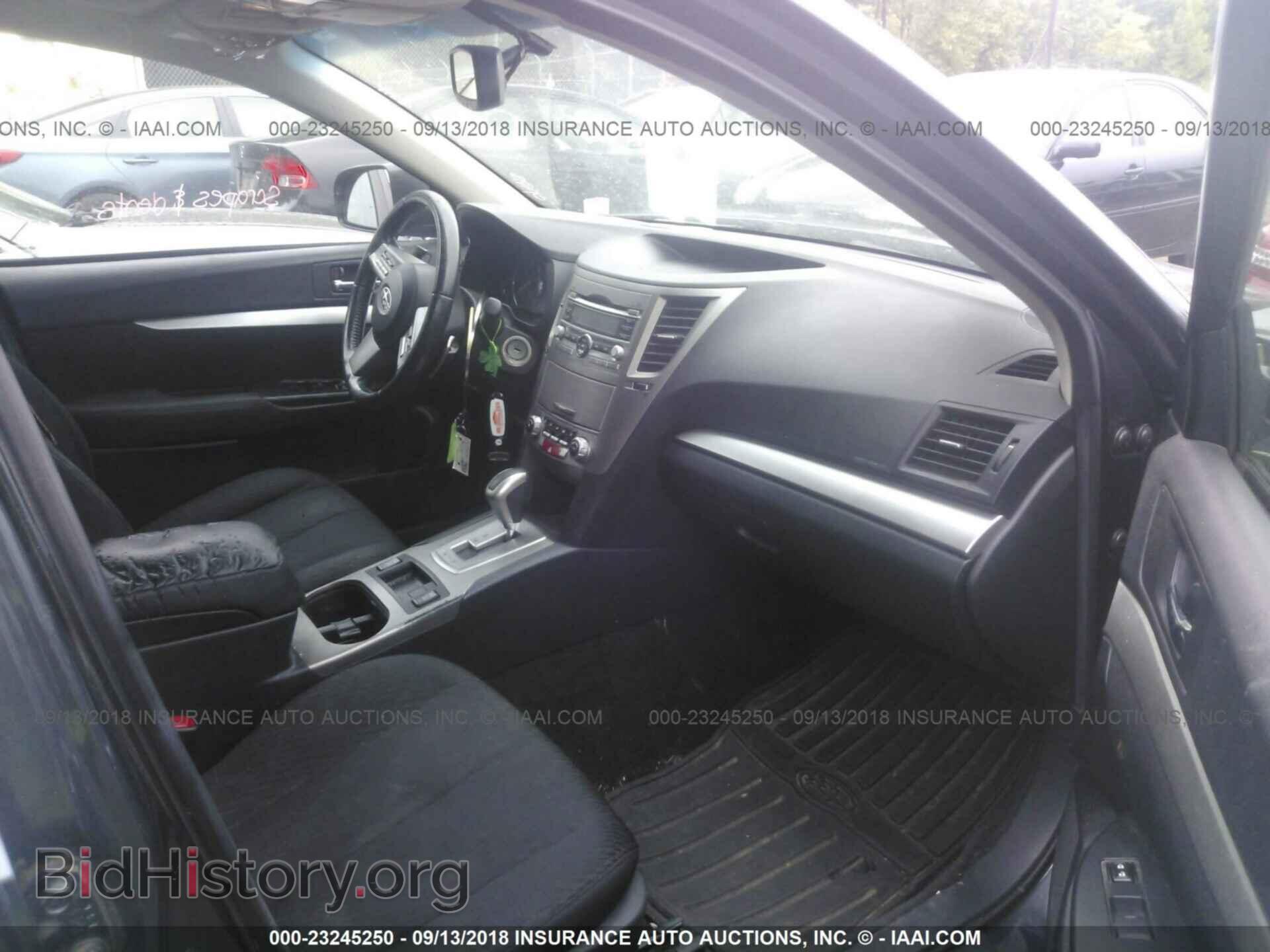 2011 Subaru Outback - VIN: 4S4BRBGC5B3318199 - Фото 5