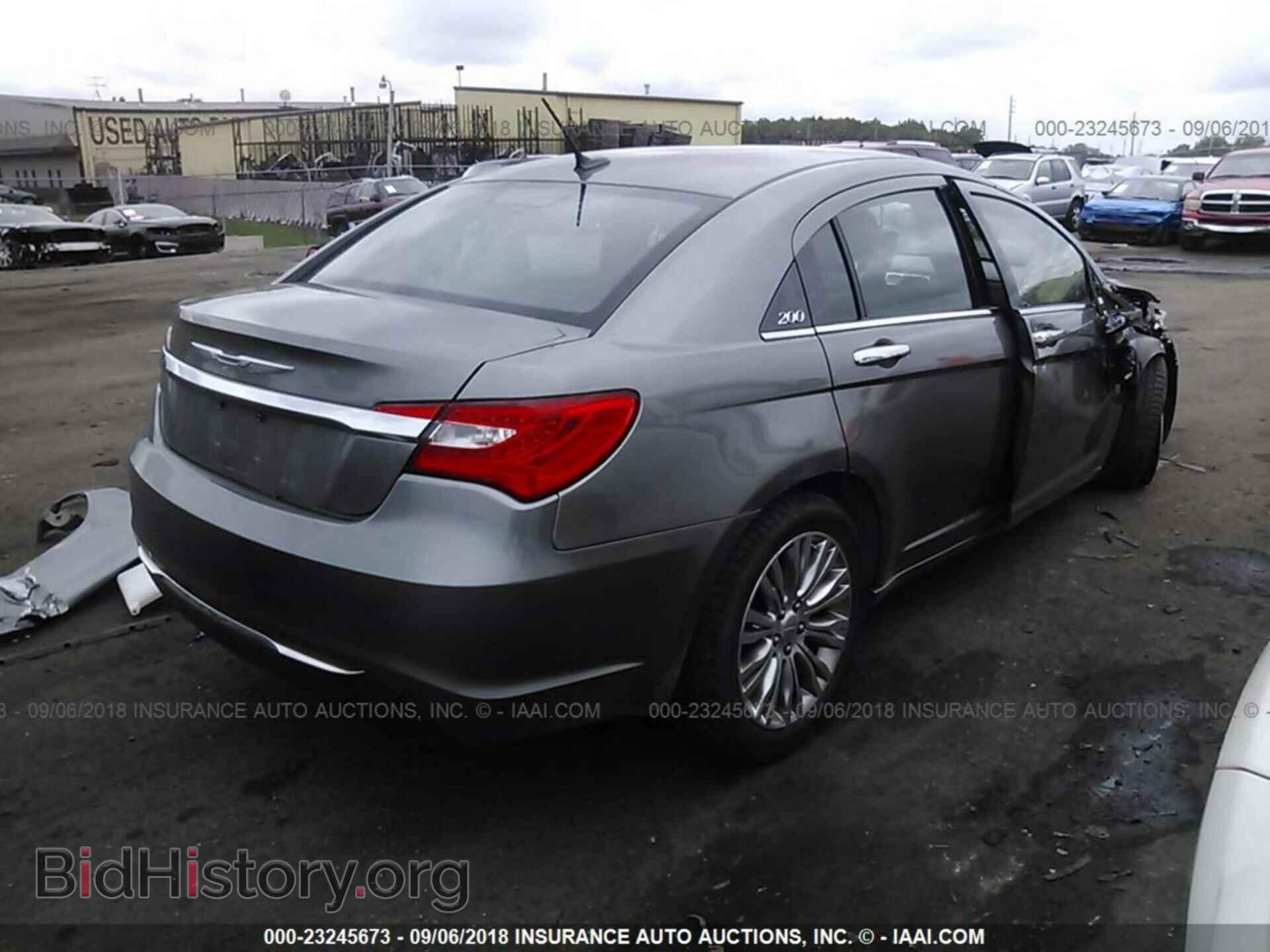 2012 Chrysler 200 - VIN: 1C3CCBCB5CN230027 - Photo 4
