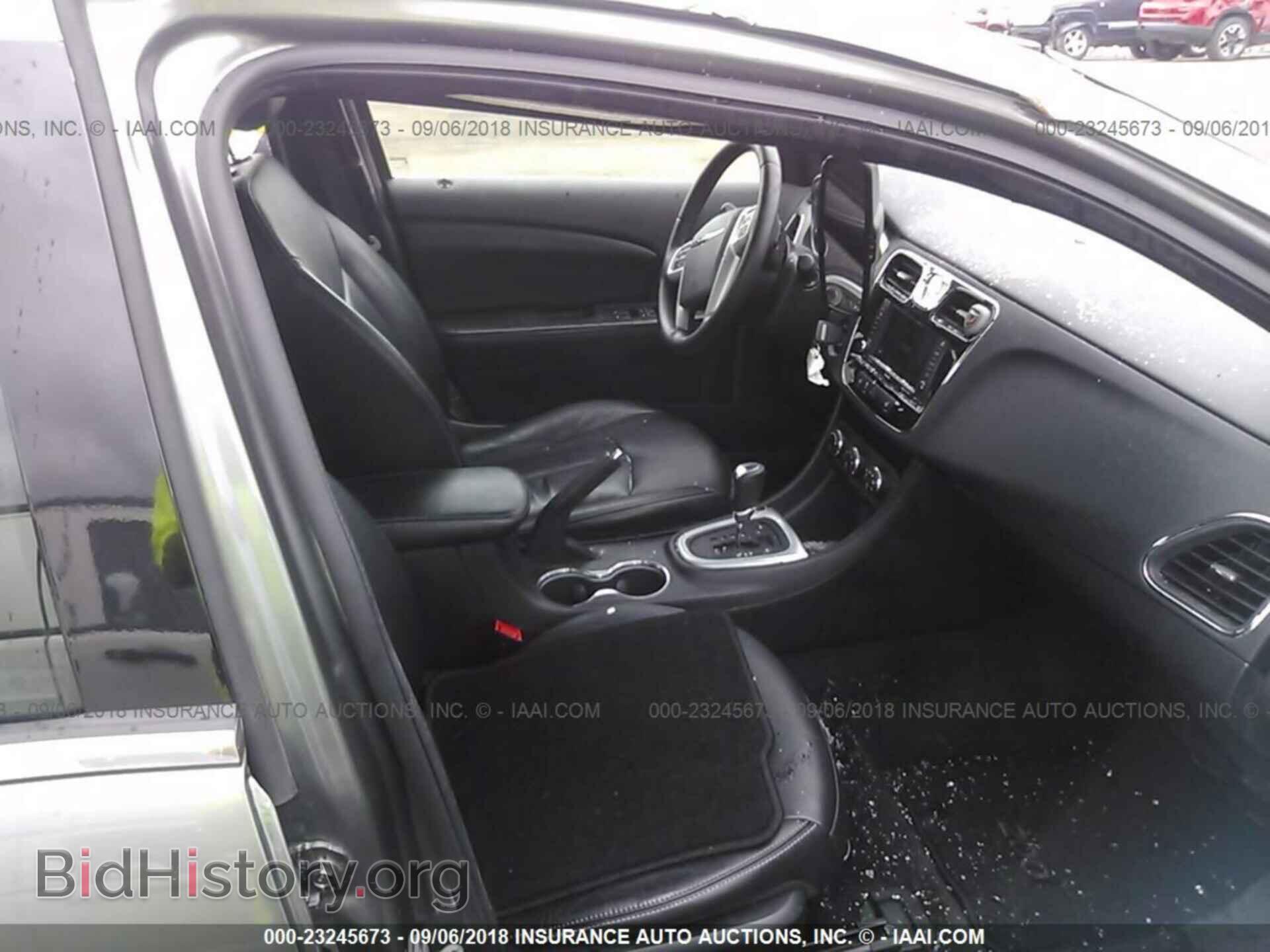 2012 Chrysler 200 - VIN: 1C3CCBCB5CN230027 - Photo 5