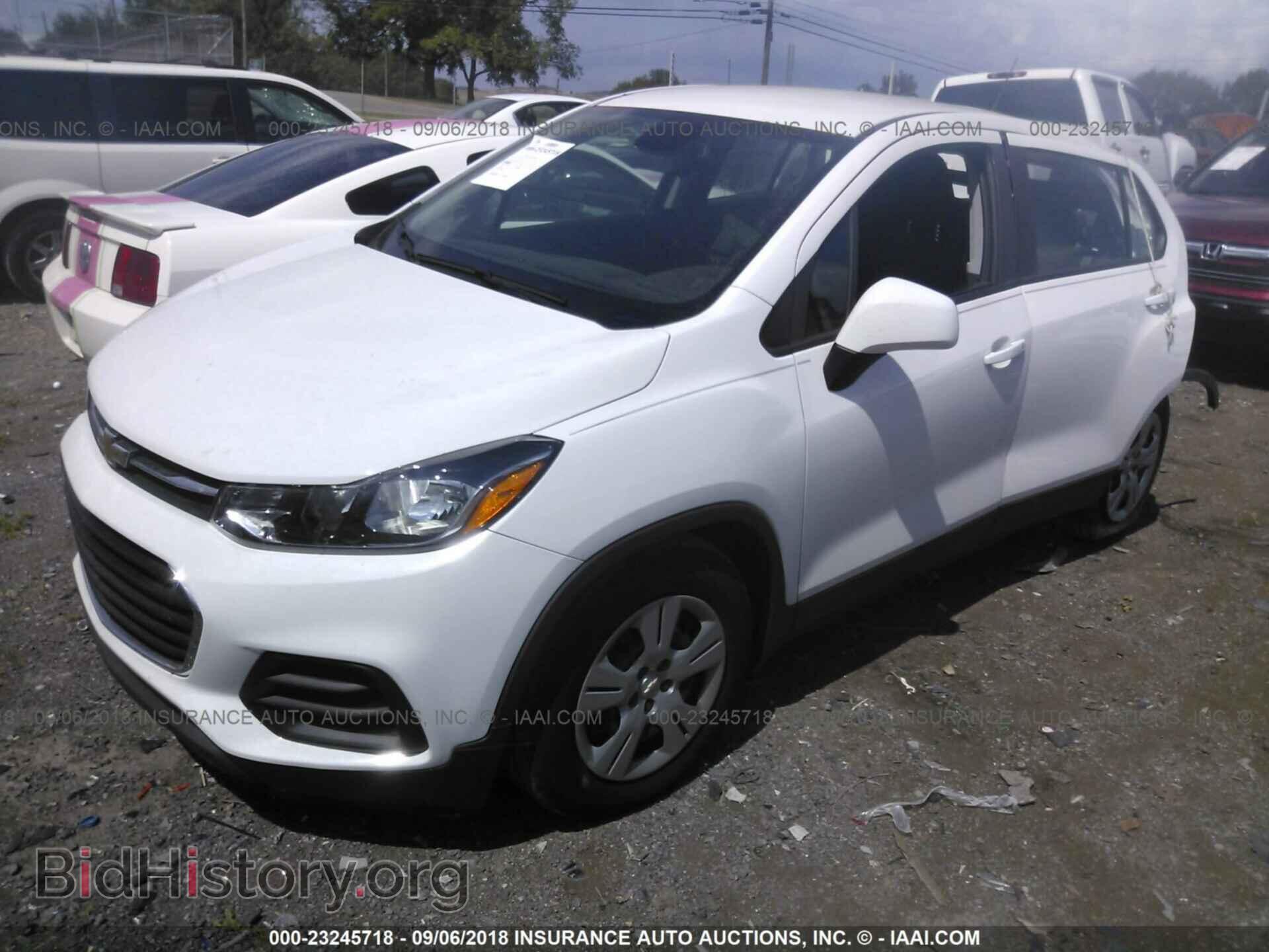 2018 CHEVROLET TRAX - VIN: 3GNCJKSB0JL224028 - Фото 2