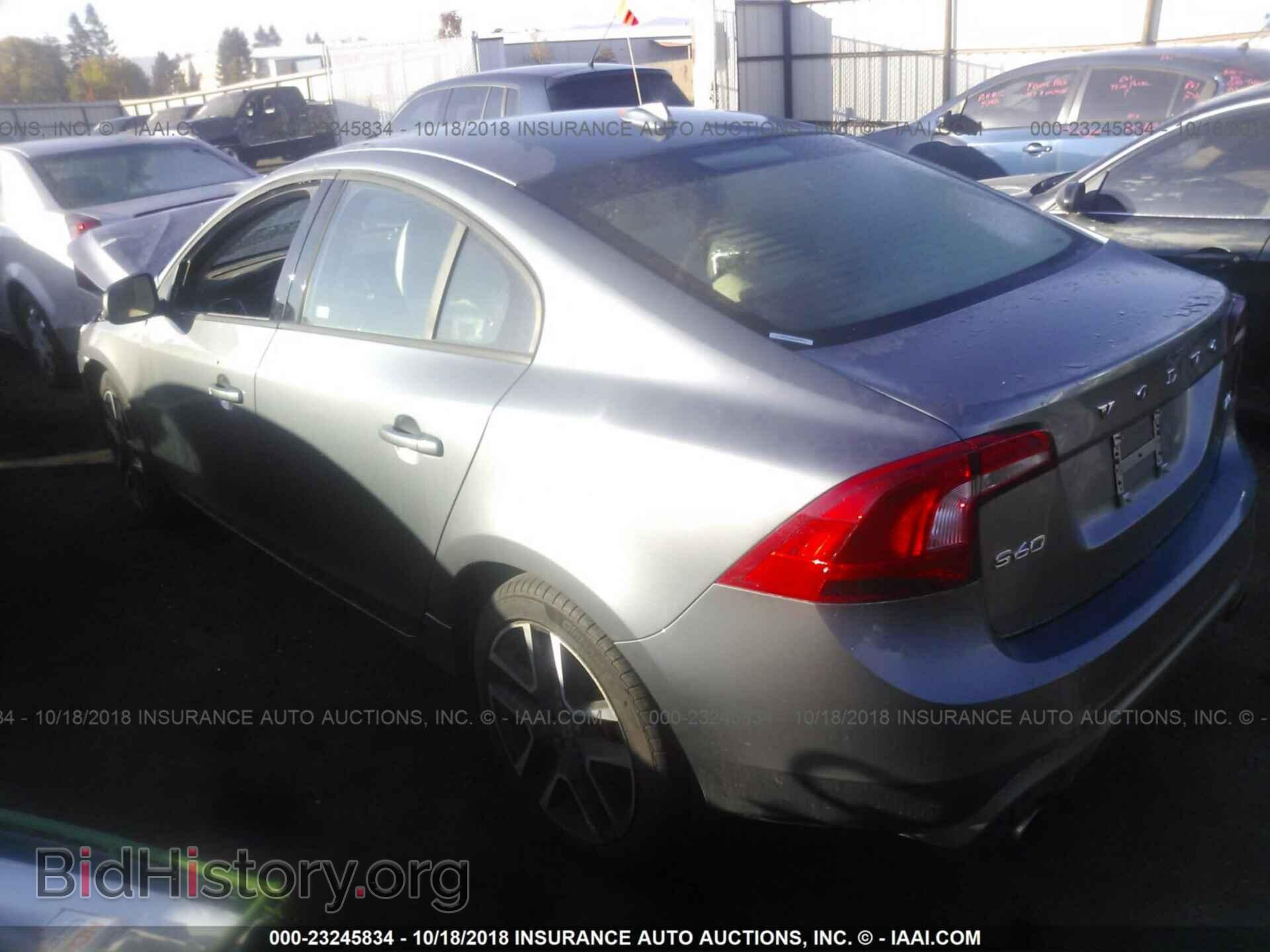 2017 Volvo S60 - VIN: YV126MFL8H2422348 - Фото 3