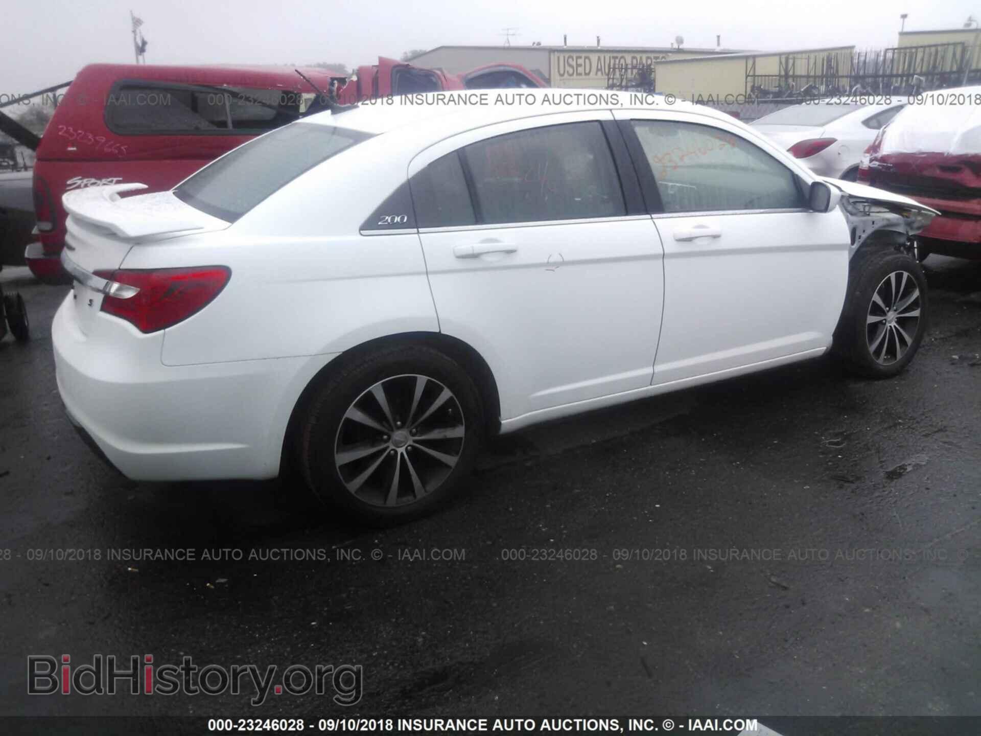 2013 Chrysler 200 - VIN: 1C3CCBCG4DN514035 - Photo 4