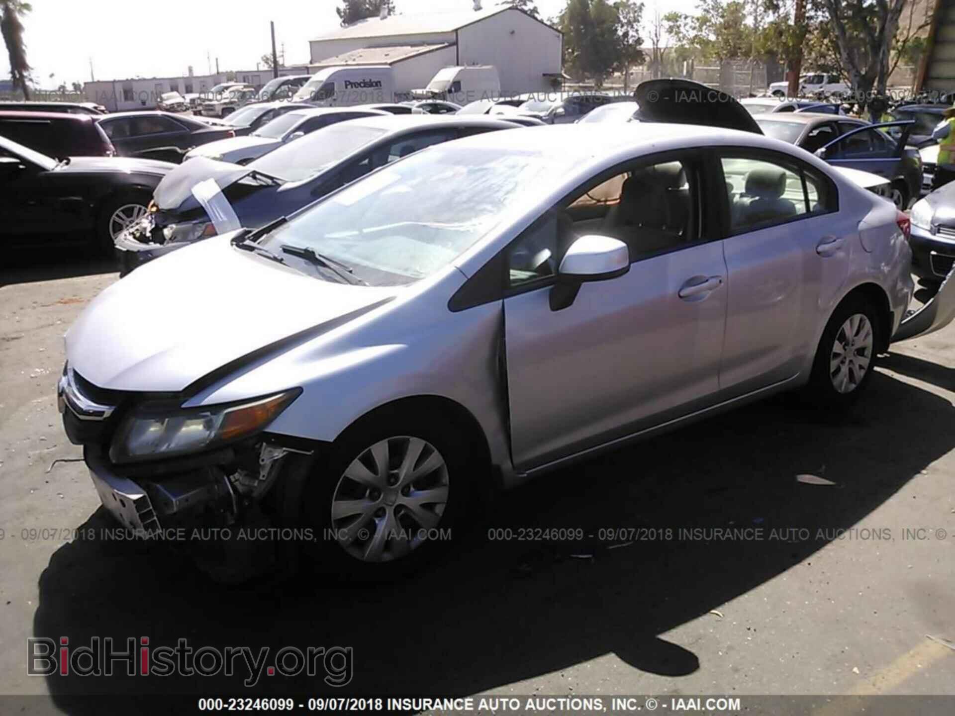 2012 Honda Civic - VIN: 19XFB2F56CE323919 - Фото 2