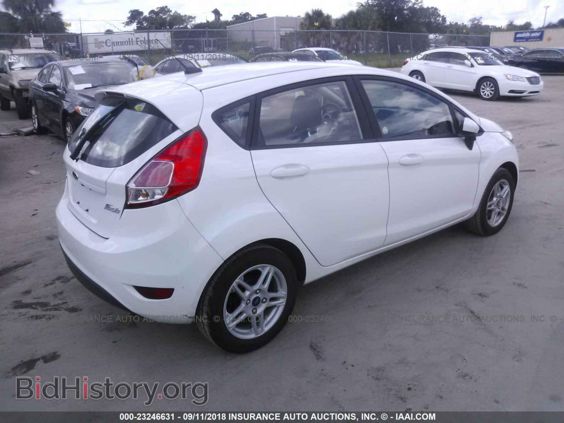 2018 Ford Fiesta - VIN: 3FADP4EJ8JM112748 - Фото 4