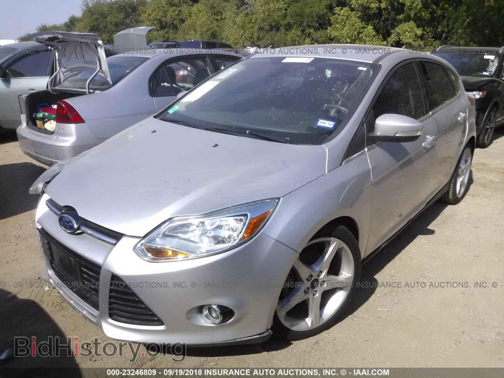 2012 Ford Focus - VIN: 1FAHP3N27CL465894 - Photo 2