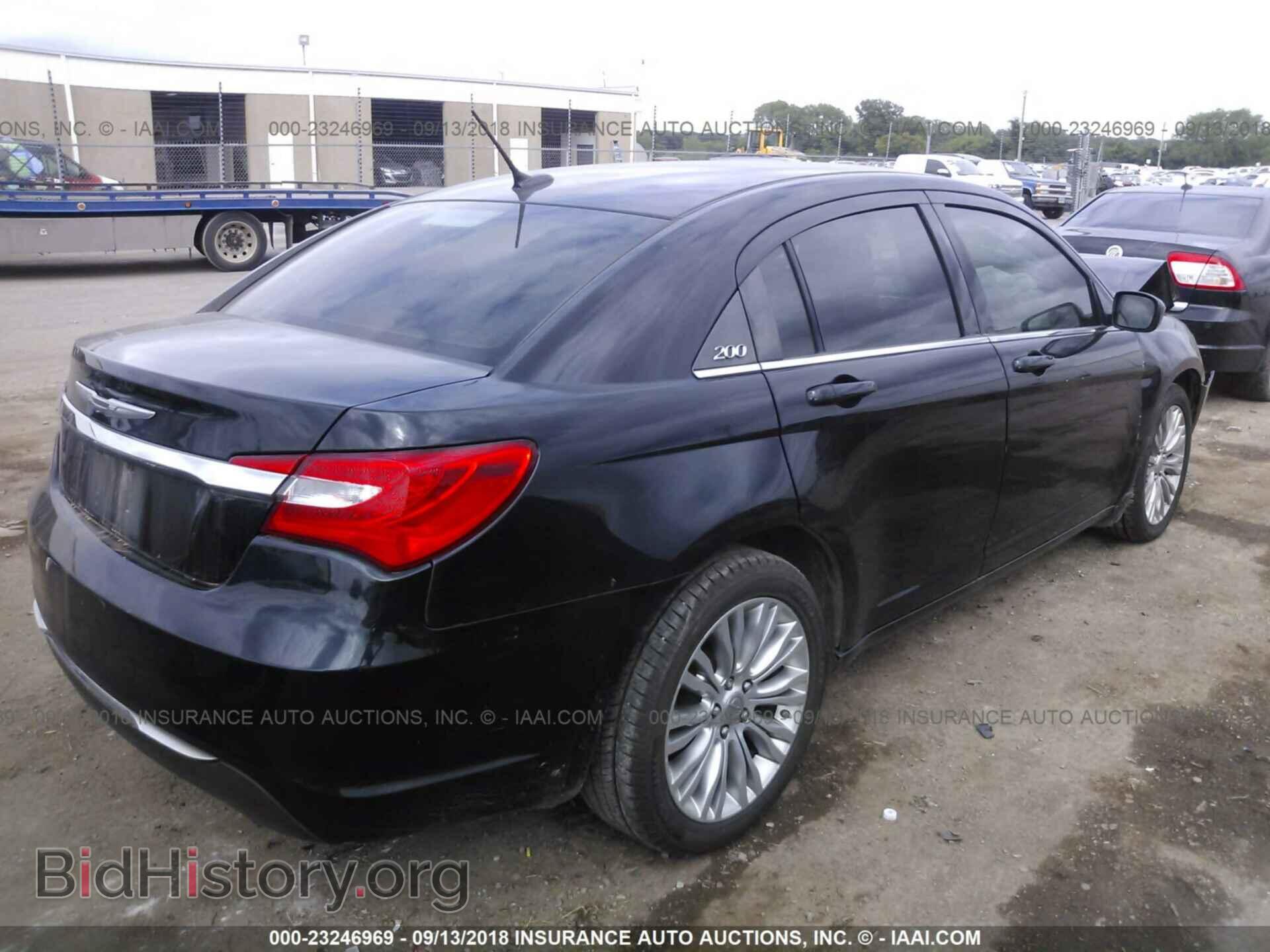 2013 Chrysler 200 - VIN: 1C3CCBBB2DN693830 - Photo 4
