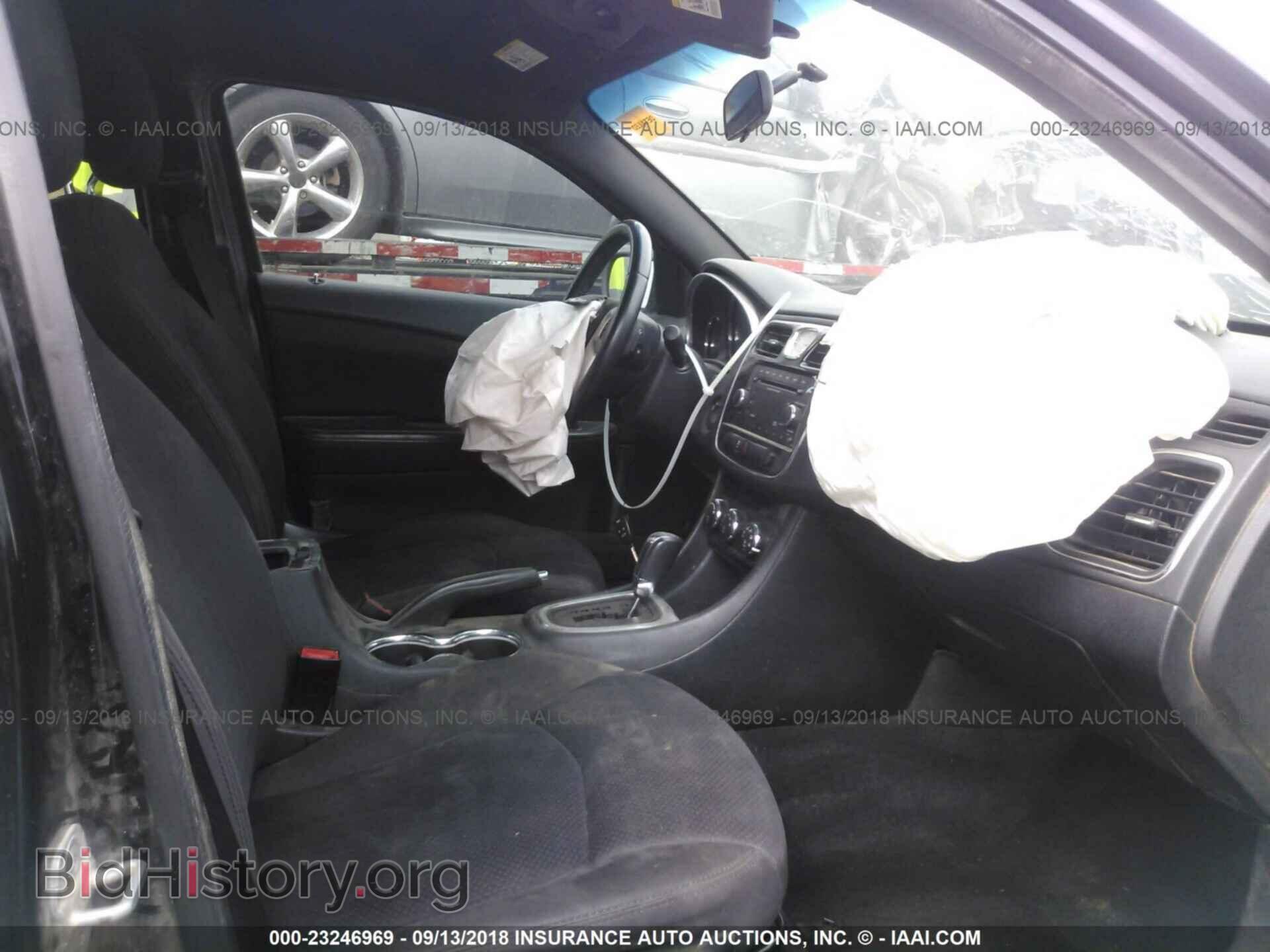 2013 Chrysler 200 - VIN: 1C3CCBBB2DN693830 - Photo 5