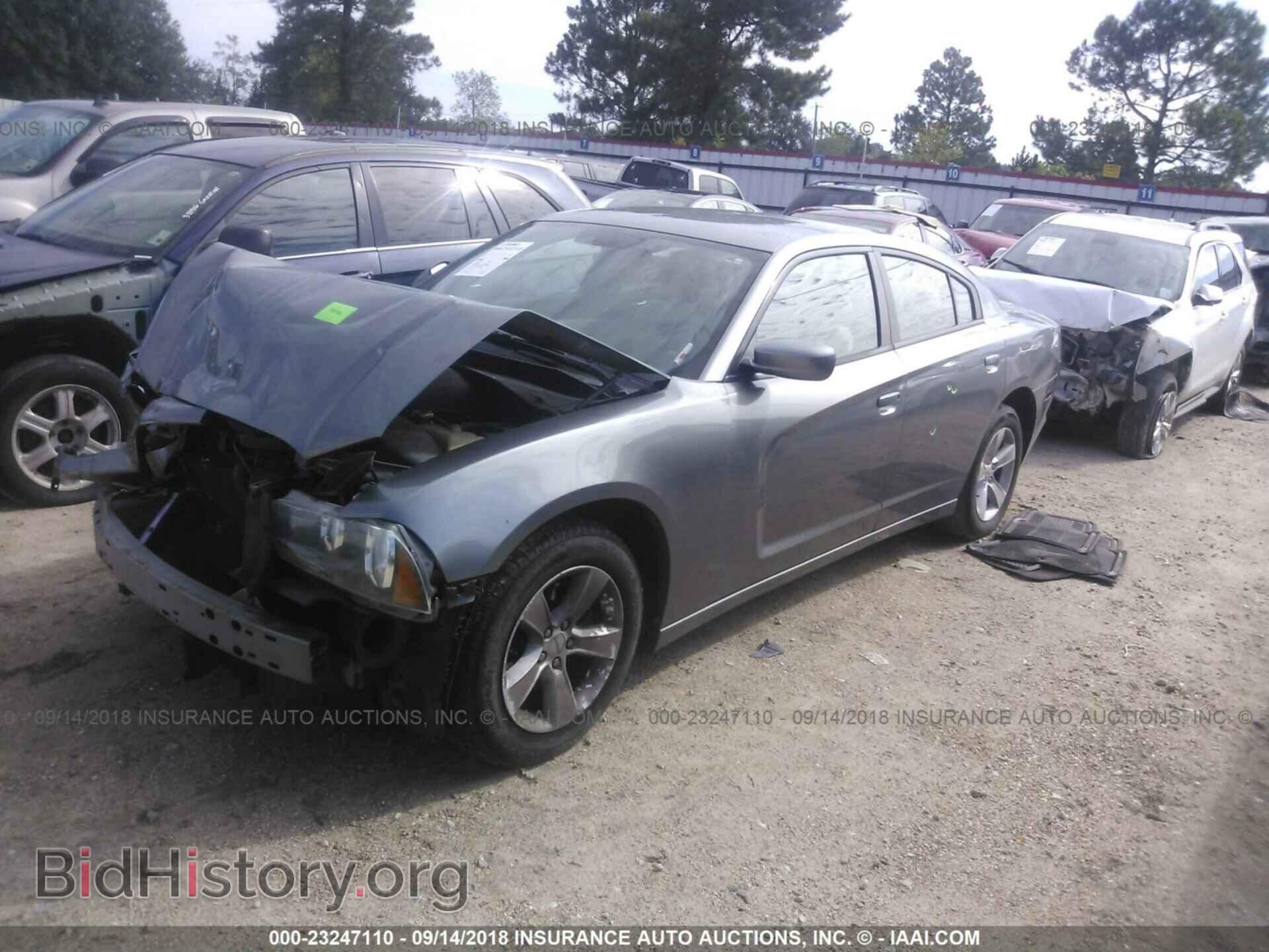 2011 Dodge Charger - VIN: 2B3CL3CG0BH607336 - Фото 2