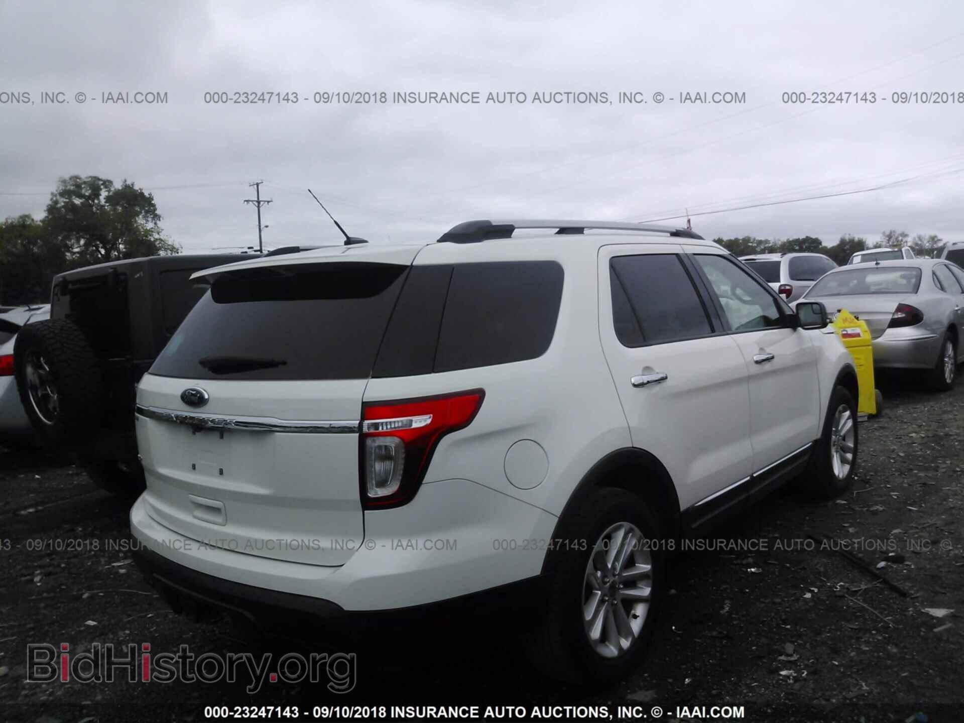 2011 Ford Explorer - VIN: 1FMHK7D88BGA03949 - Фото 4