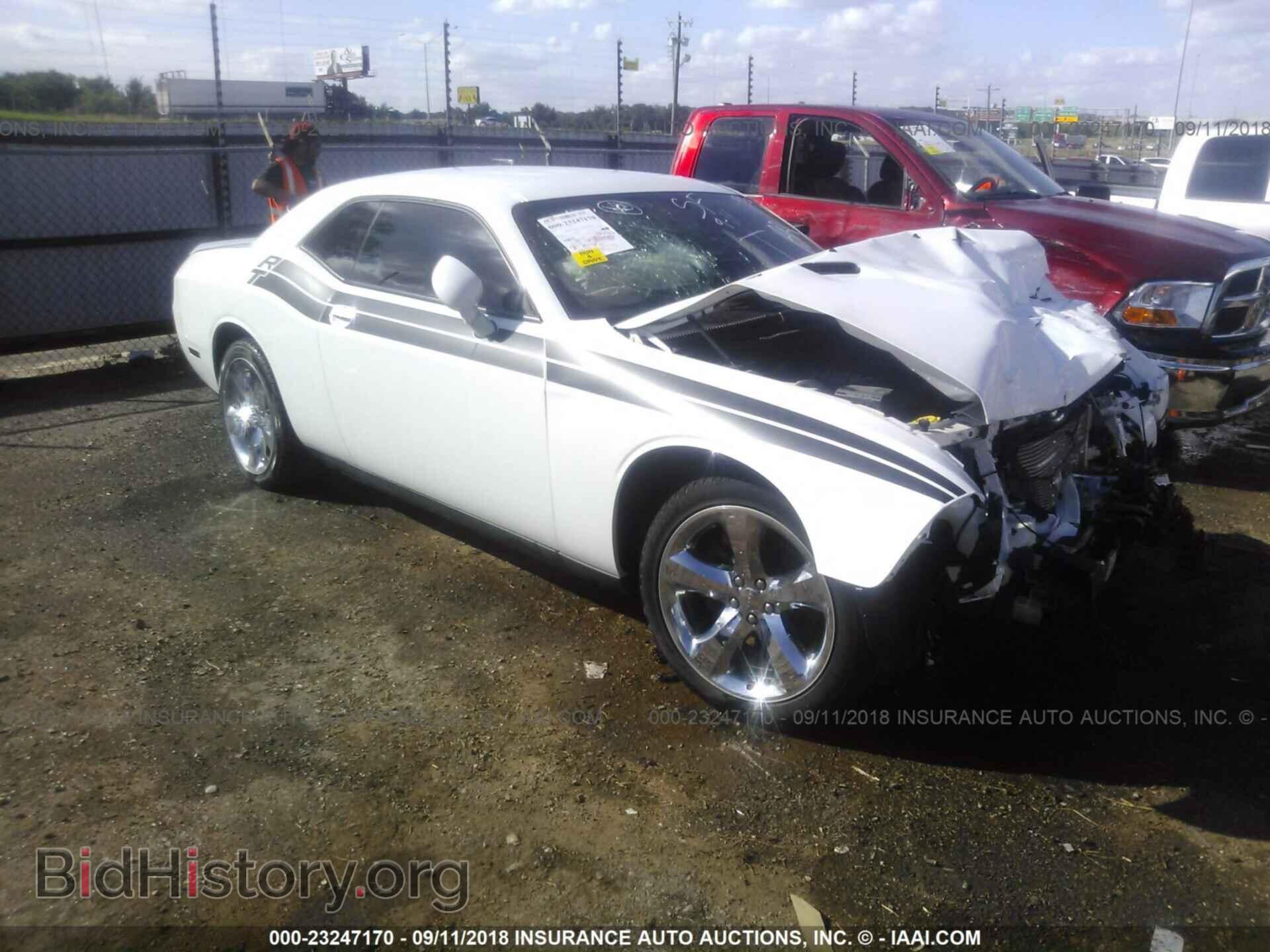 Photo 2C3CDYBT0EH180238 - Dodge Challenger 2014