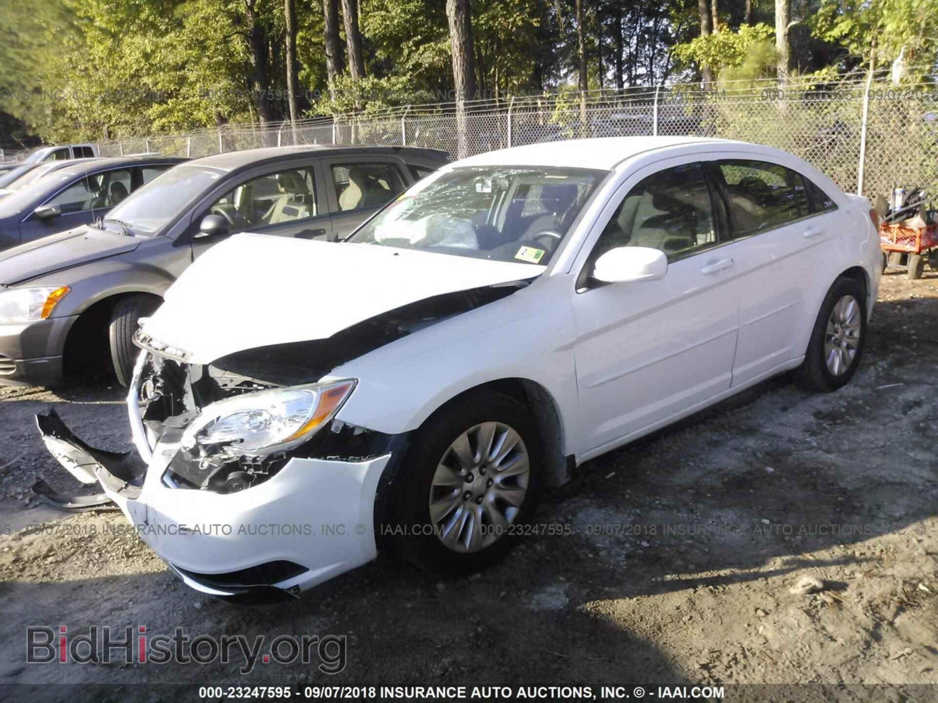 2012 Chrysler 200 - VIN: 1C3CCBAB2CN191738 - Photo 2