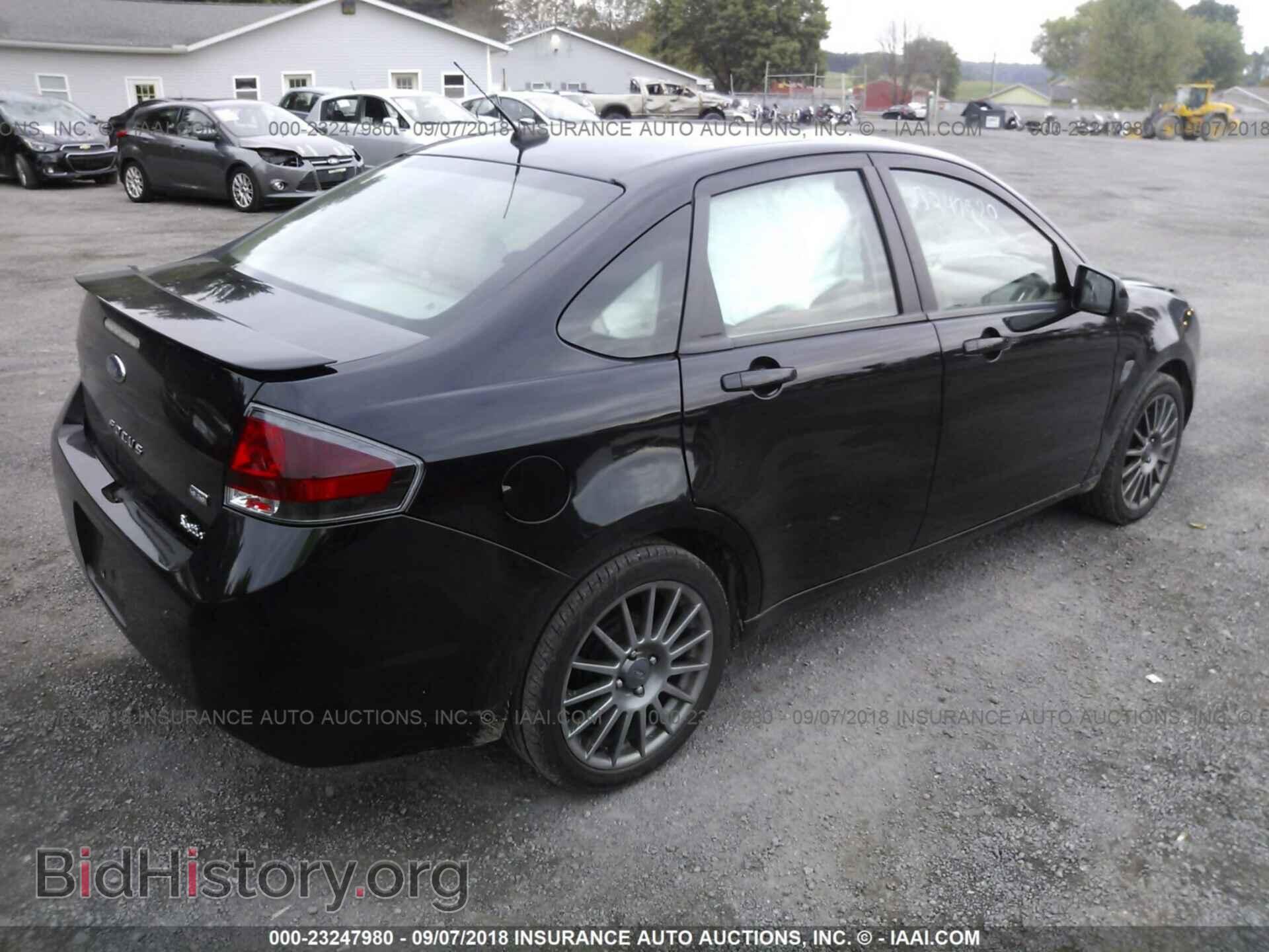 2011 Ford Focus - VIN: 1FAHP3GN2BW176572 - Фото 4
