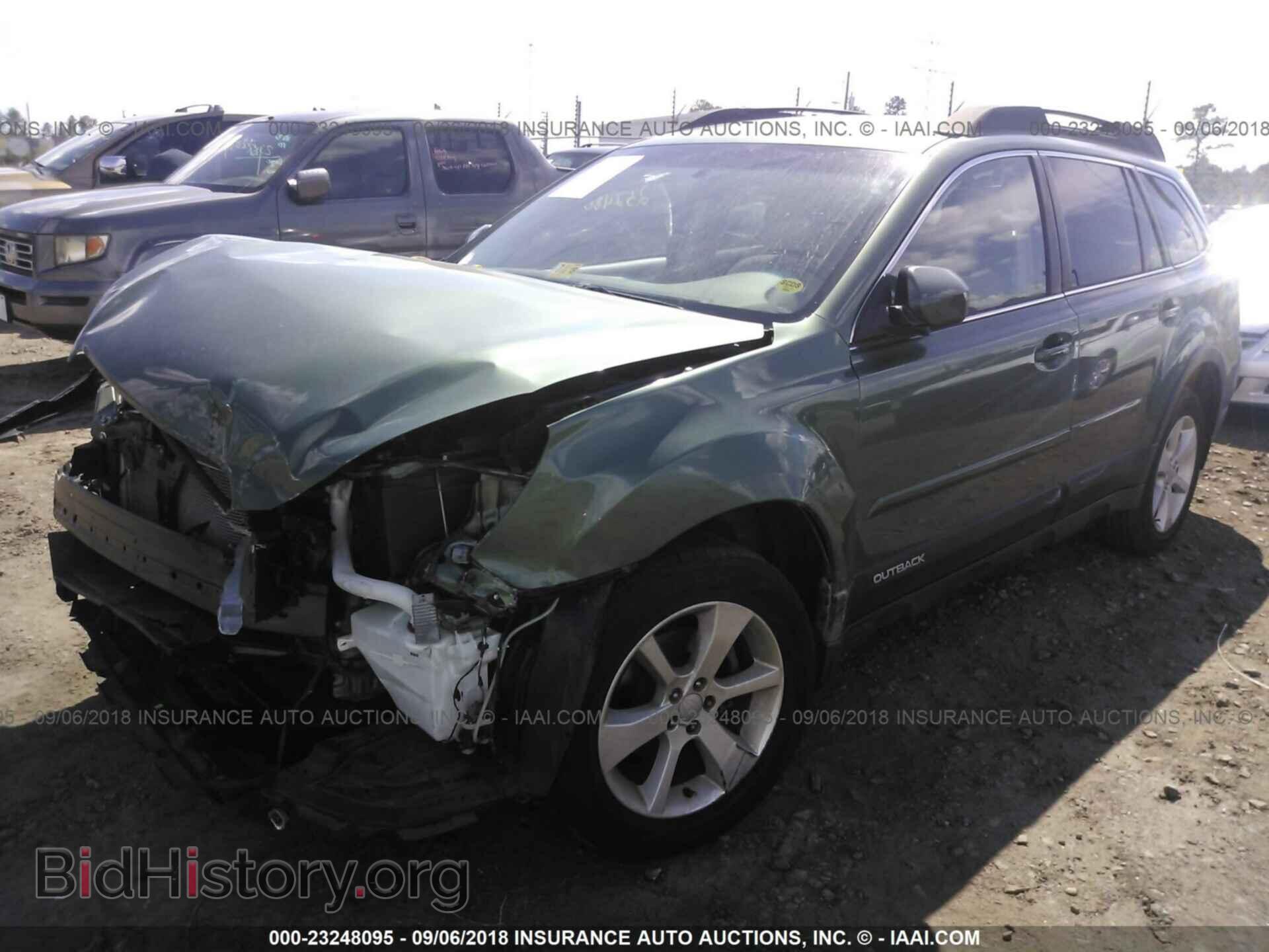 2014 Subaru Outback - VIN: 4S4BRCCC4E3219129 - Фото 2