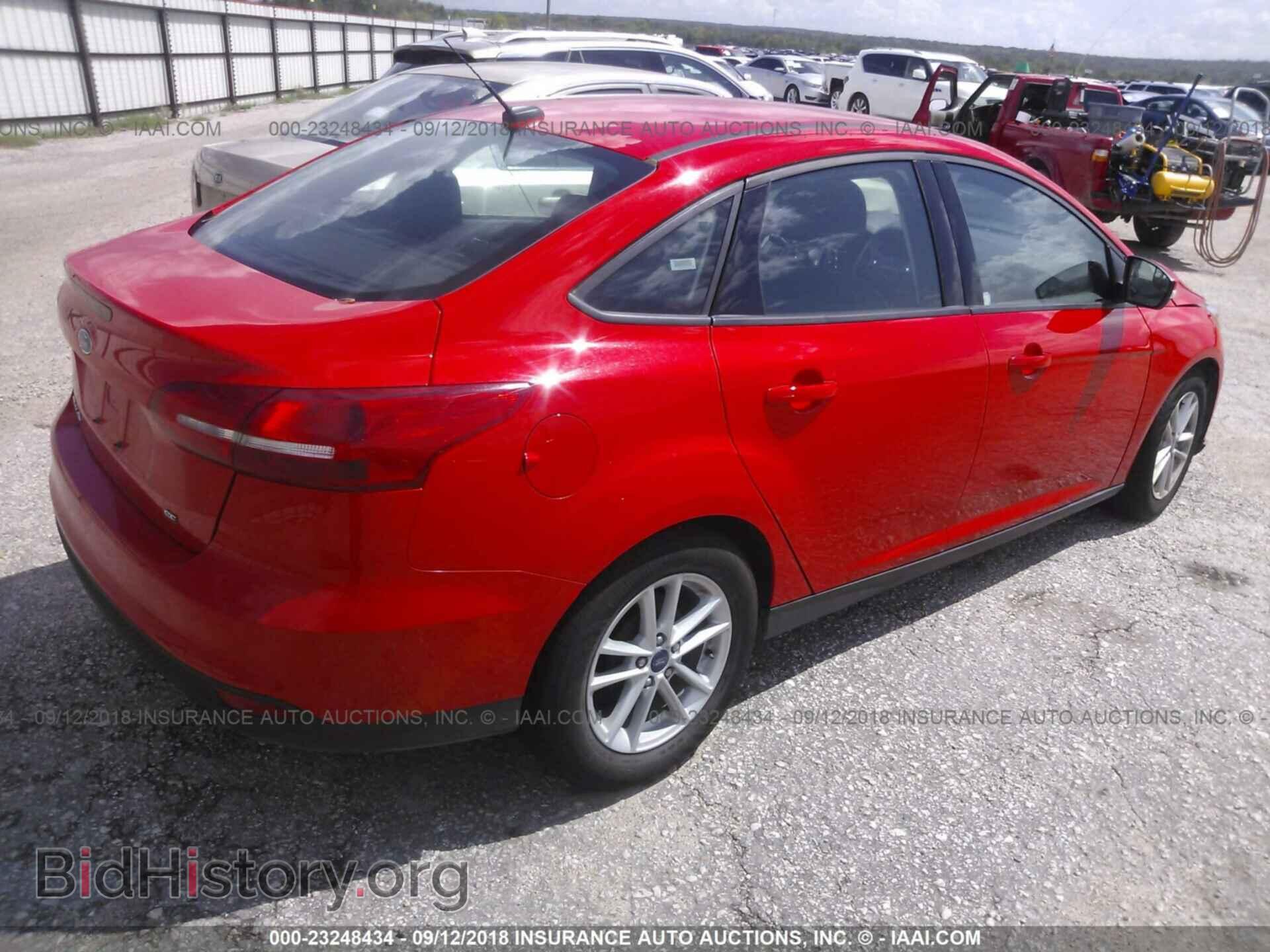 2017 Ford Focus - VIN: 1FADP3F2XHL248232 - Photo 4