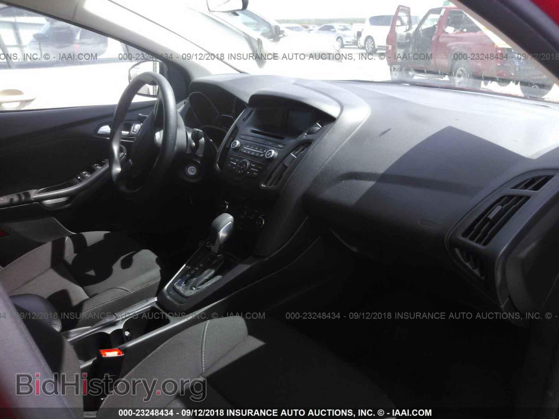 2017 Ford Focus - VIN: 1FADP3F2XHL248232 - Photo 5