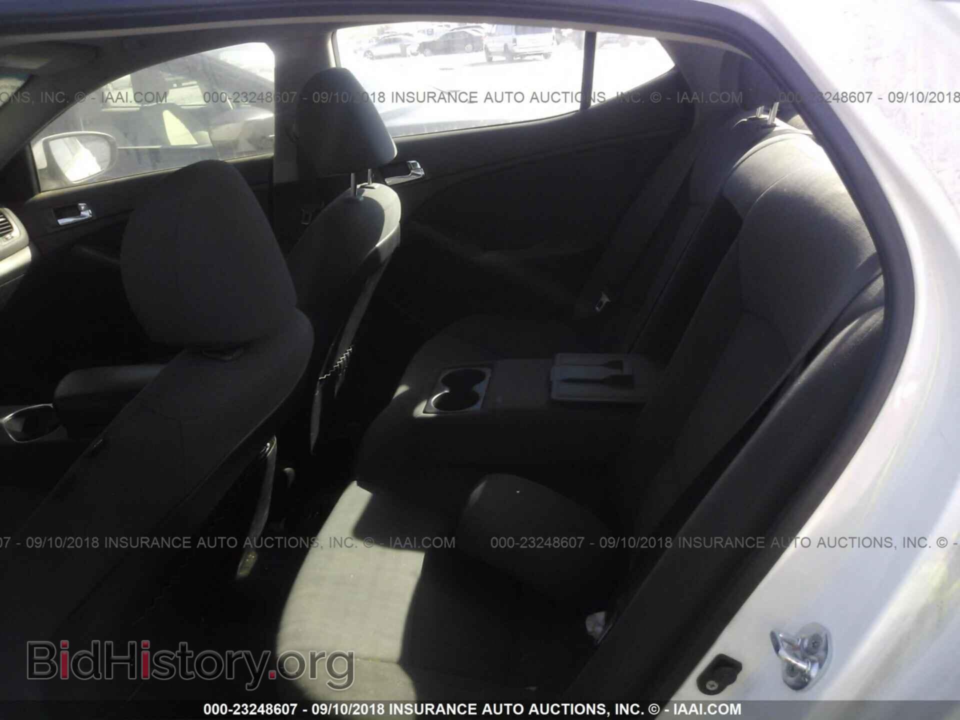 2014 Kia Optima - VIN: KNAGM4AD5E5071942 - Photo 8