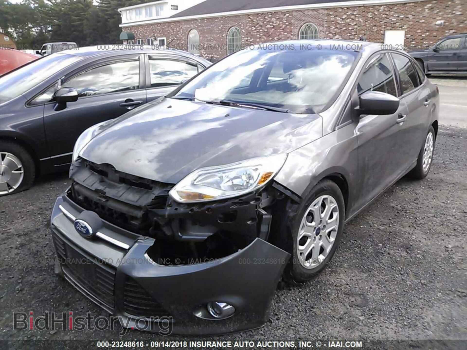 2012 Ford Focus - VIN: 1FAHP3F2XCL240805 - Photo 2