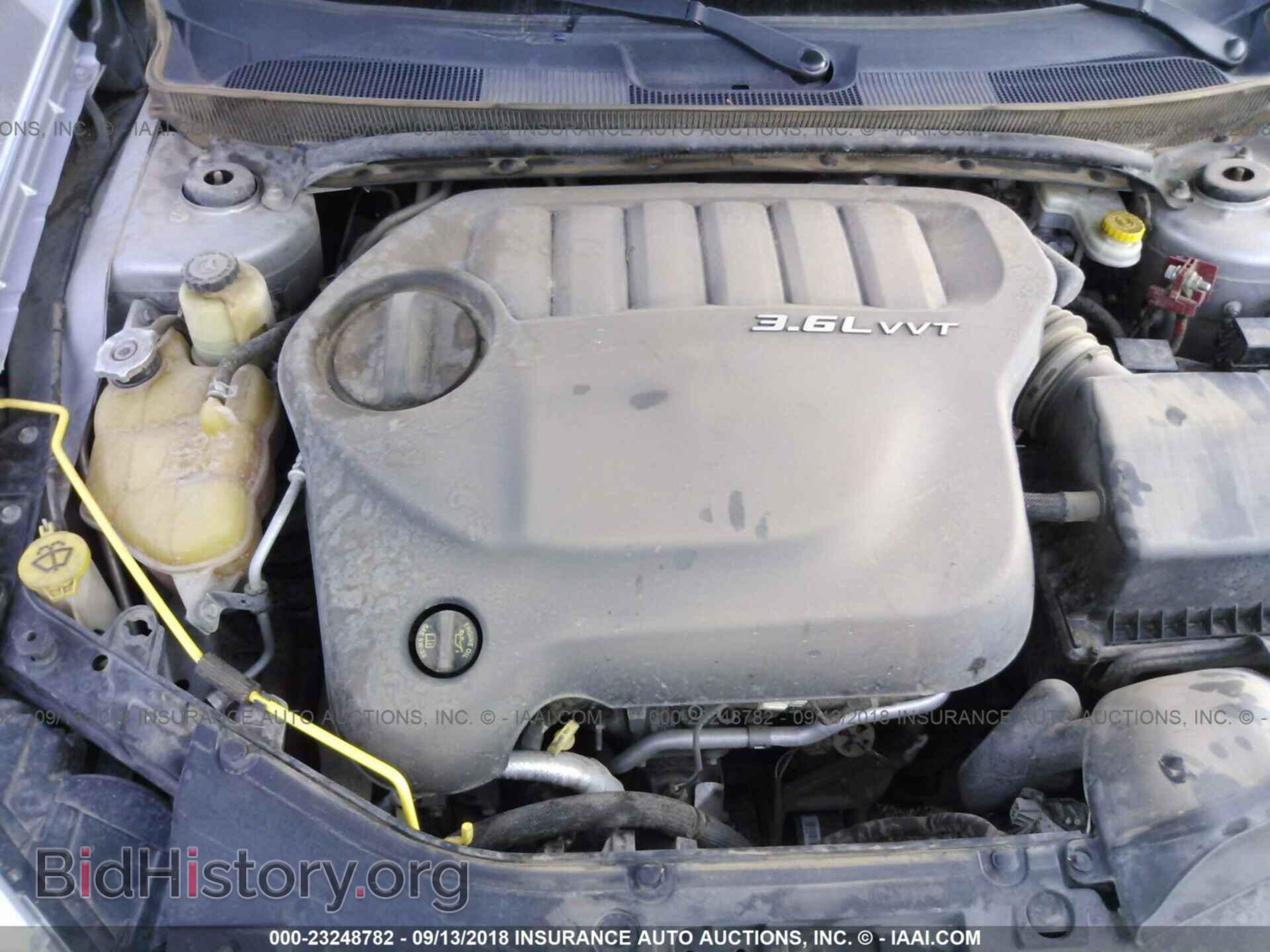 2013 Chrysler 200 - VIN: 1C3CCBBG9DN528563 - Фото 10
