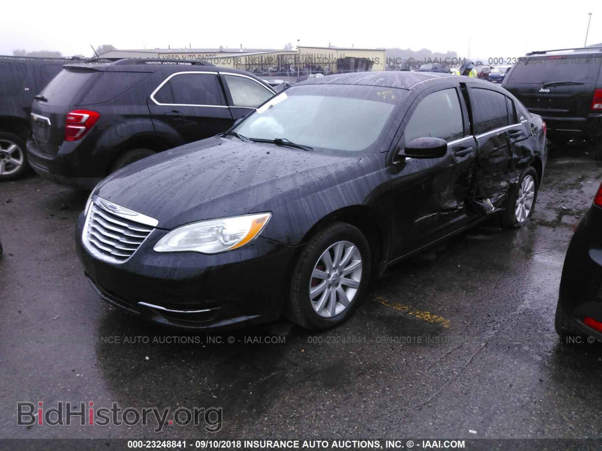 2011 Chrysler 200 - VIN: 1C3BC1FB6BN576409 - Фото 2