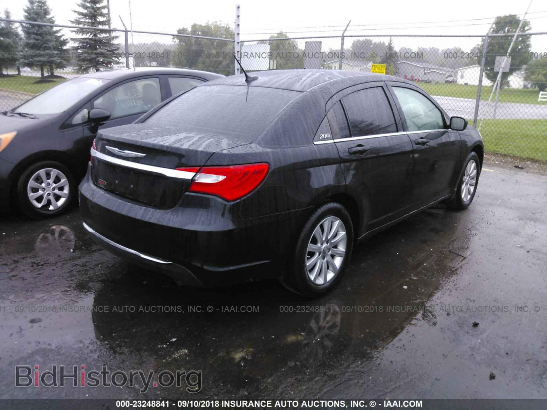 2011 Chrysler 200 - VIN: 1C3BC1FB6BN576409 - Фото 4