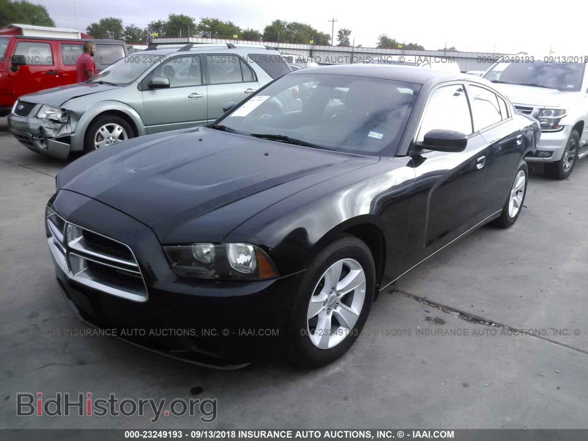 2012 Dodge Charger - VIN: 2C3CDXBGXCH171847 - Фото 2