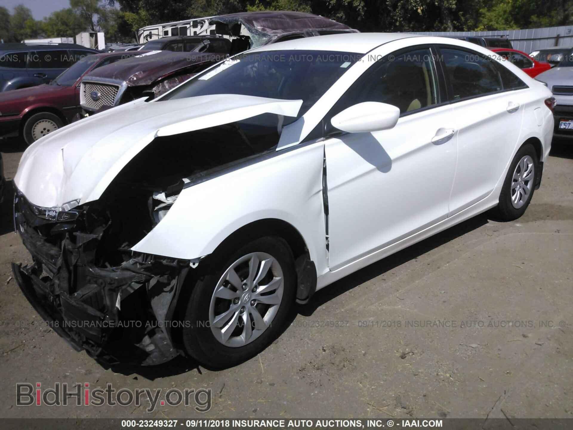2012 Hyundai Sonata - VIN: 5NPEB4AC2CH374813 - Фото 2