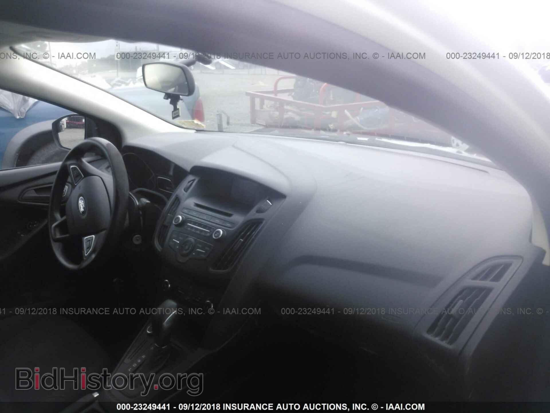 2015 Ford Focus - VIN: 1FADP3E24FL345957 - Photo 5