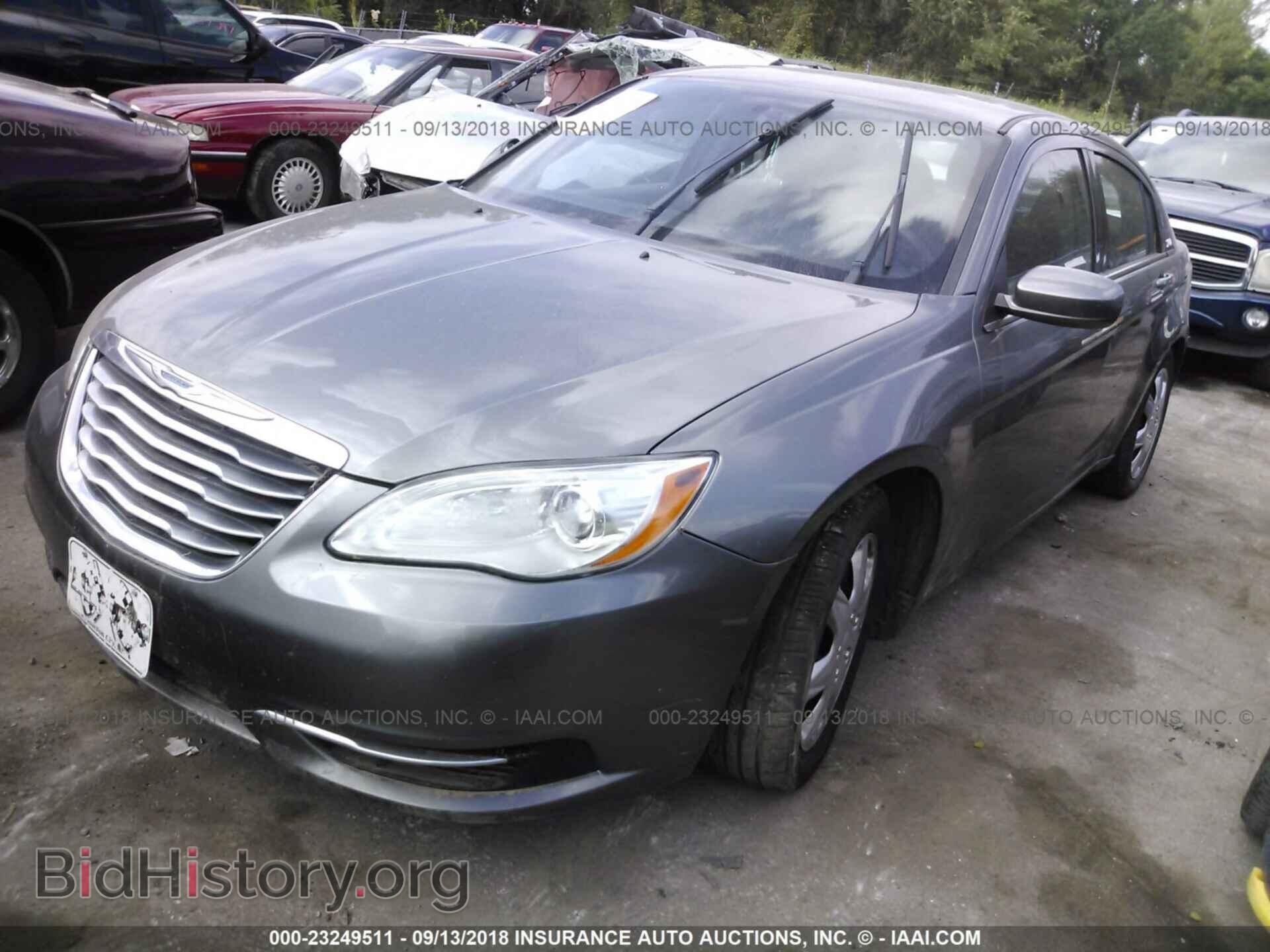 2012 CHRYSLER 200 - VIN: 1C3CCBAB8CN226122 - Фото 2