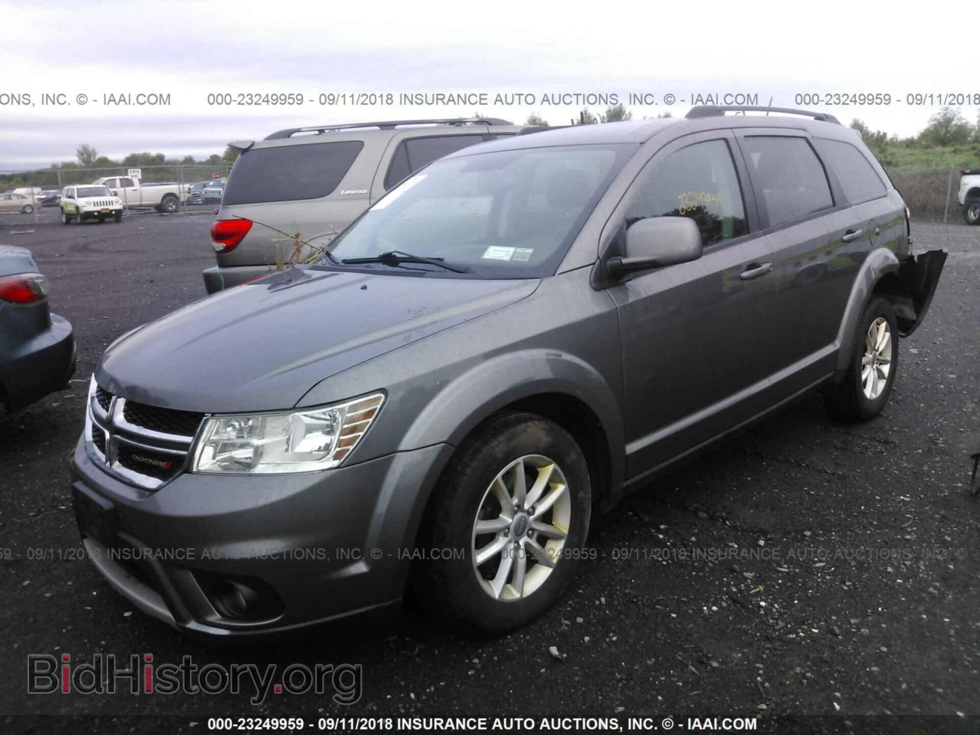 2013 Dodge Journey - VIN: 3C4PDCBGXDT502876 - Фото 2
