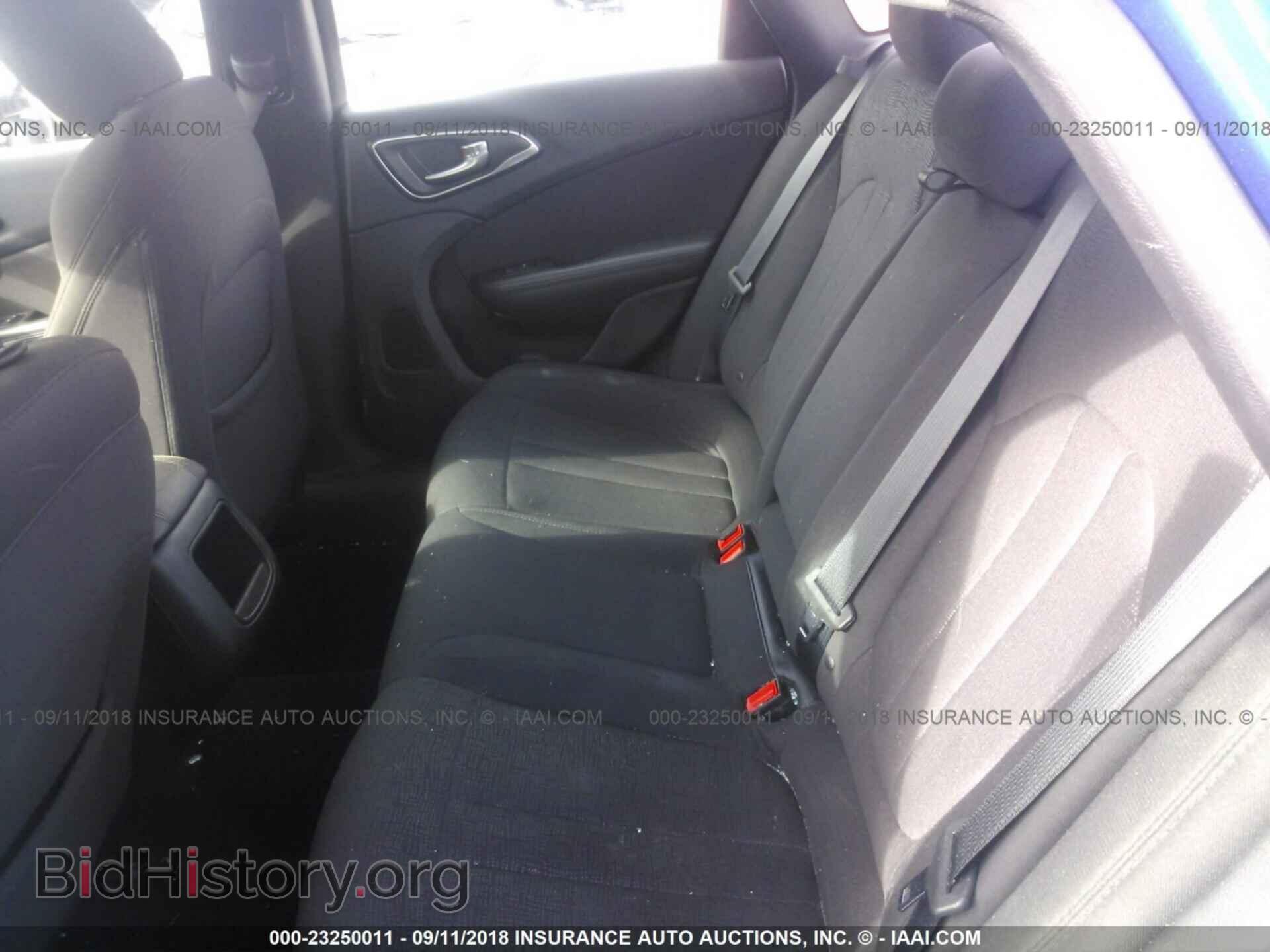 2016 Chrysler 200 - VIN: 1C3CCCAB1GN110854 - Photo 8