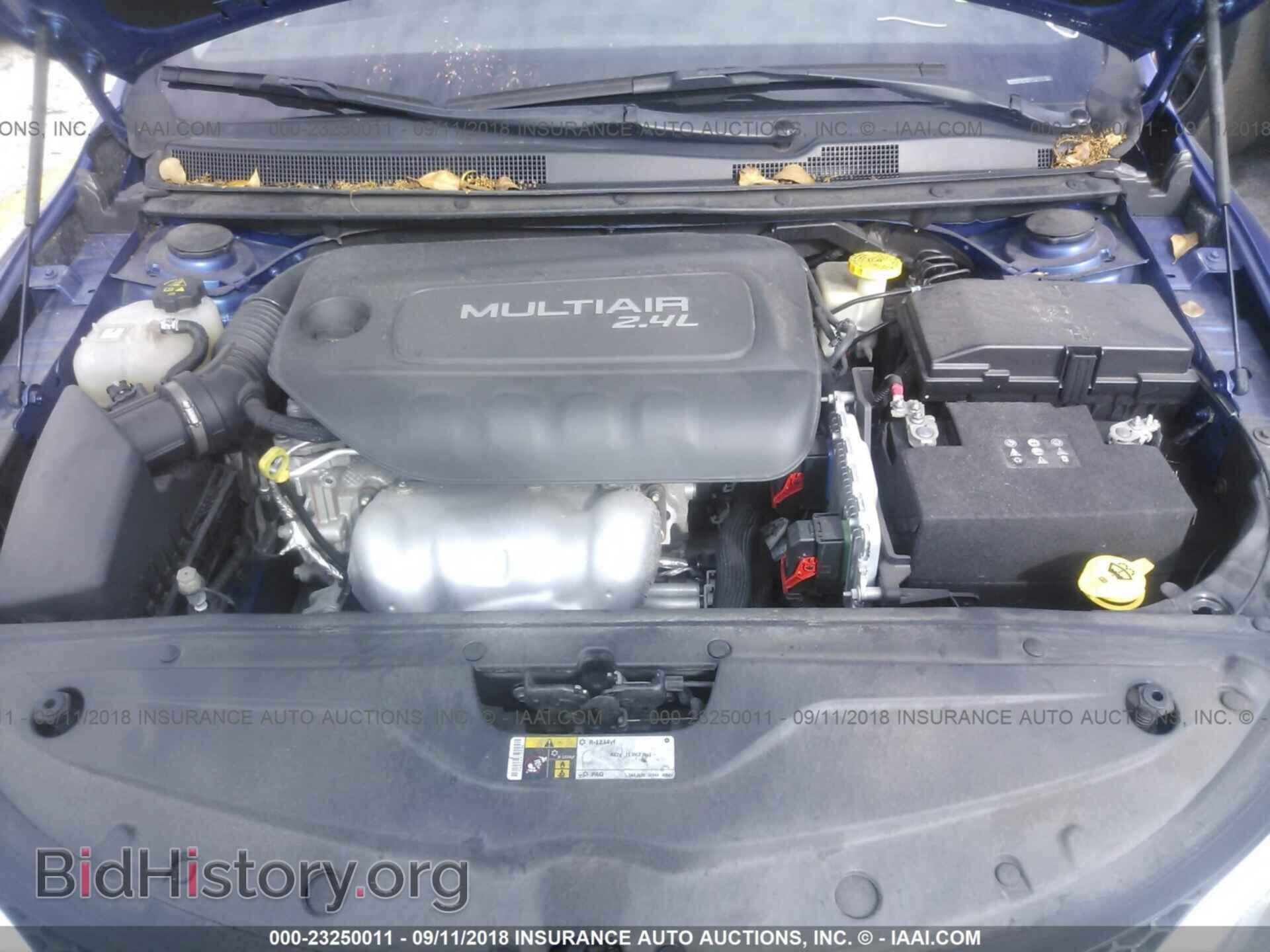 2016 Chrysler 200 - VIN: 1C3CCCAB1GN110854 - Photo 10