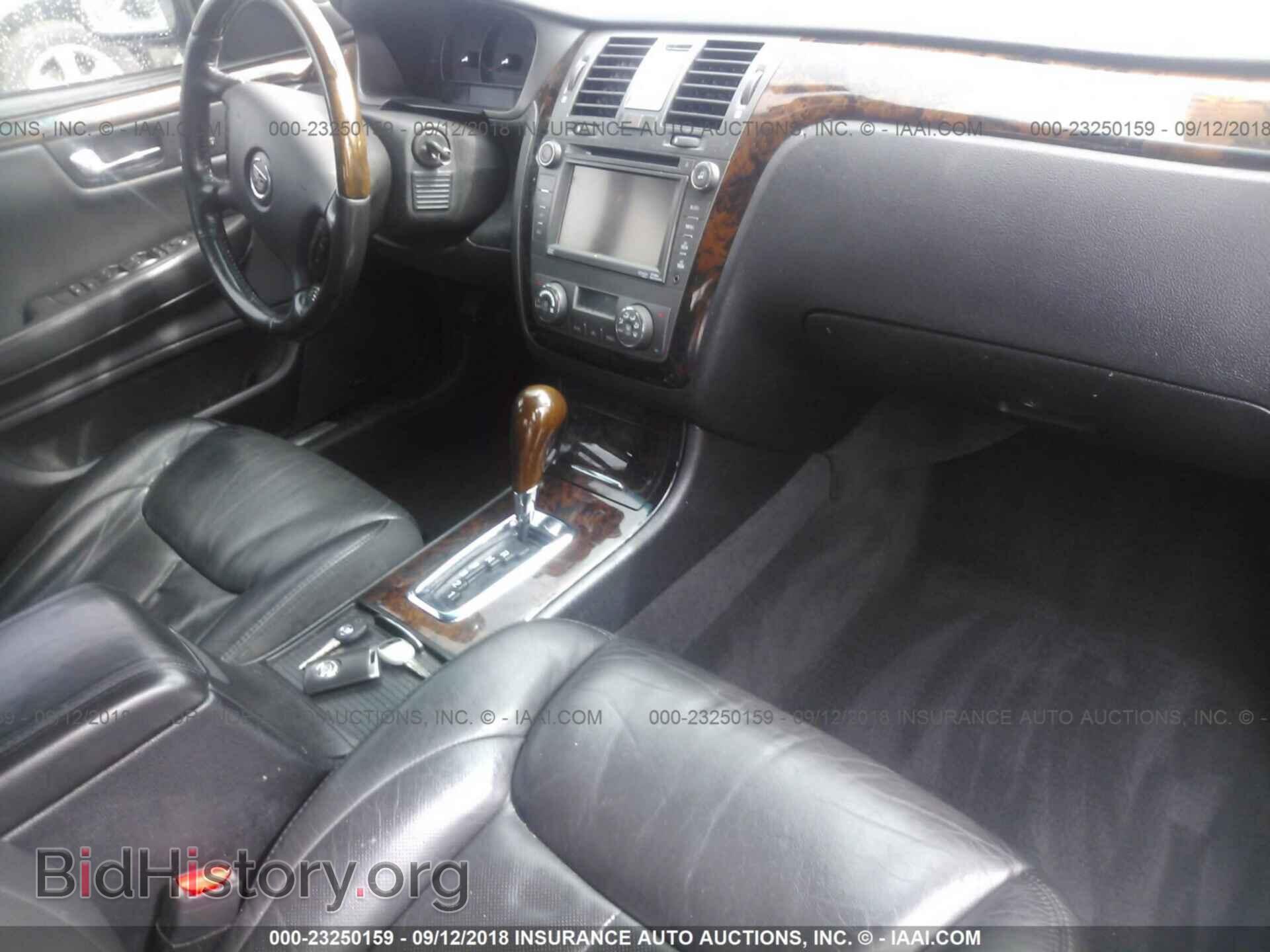 2011 Cadillac Dts - VIN: 1G6KH5E63BU136357 - Фото 5