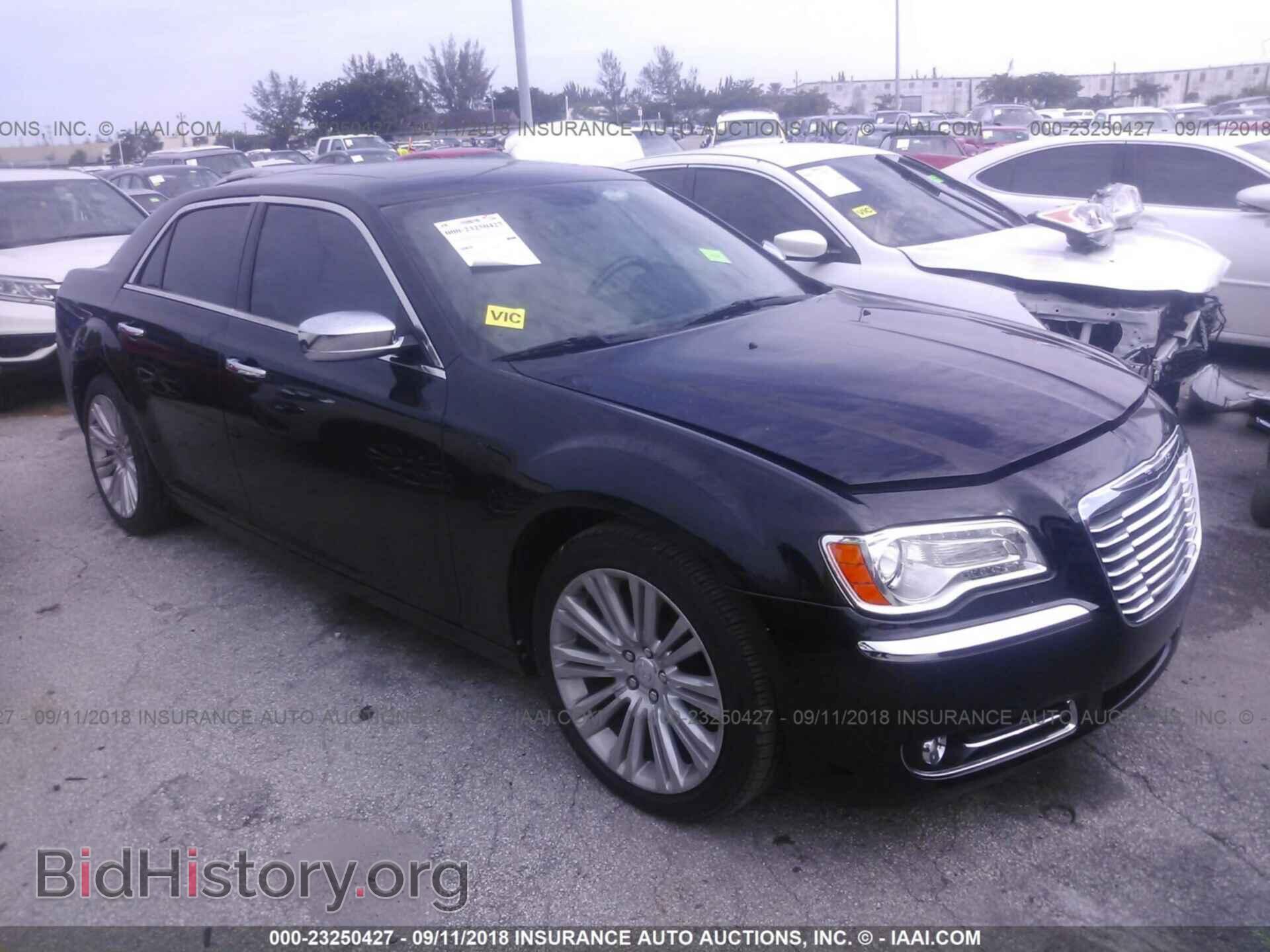 Фотография 2C3CCAEG1DH632298 - Chrysler 300c 2013