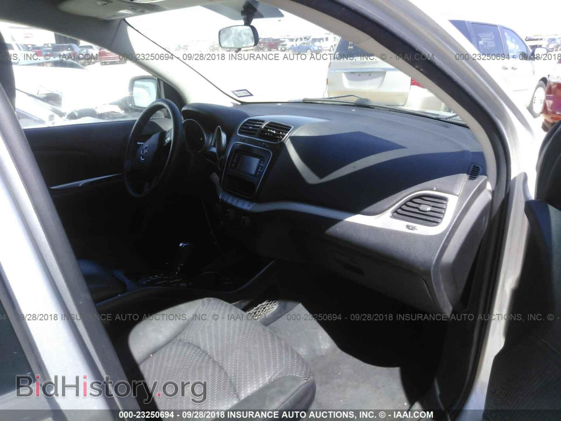 2011 Dodge Journey - VIN: 3D4PG1FG5BT518425 - Photo 5