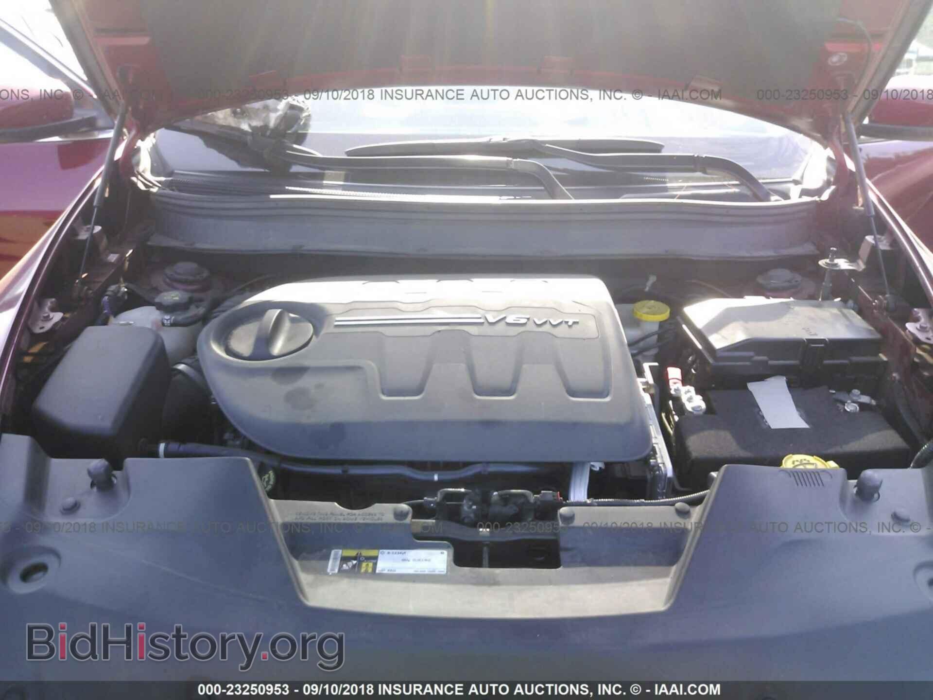 2015 Jeep Cherokee - VIN: 1C4PJLDSXFW621065 - Фото 10