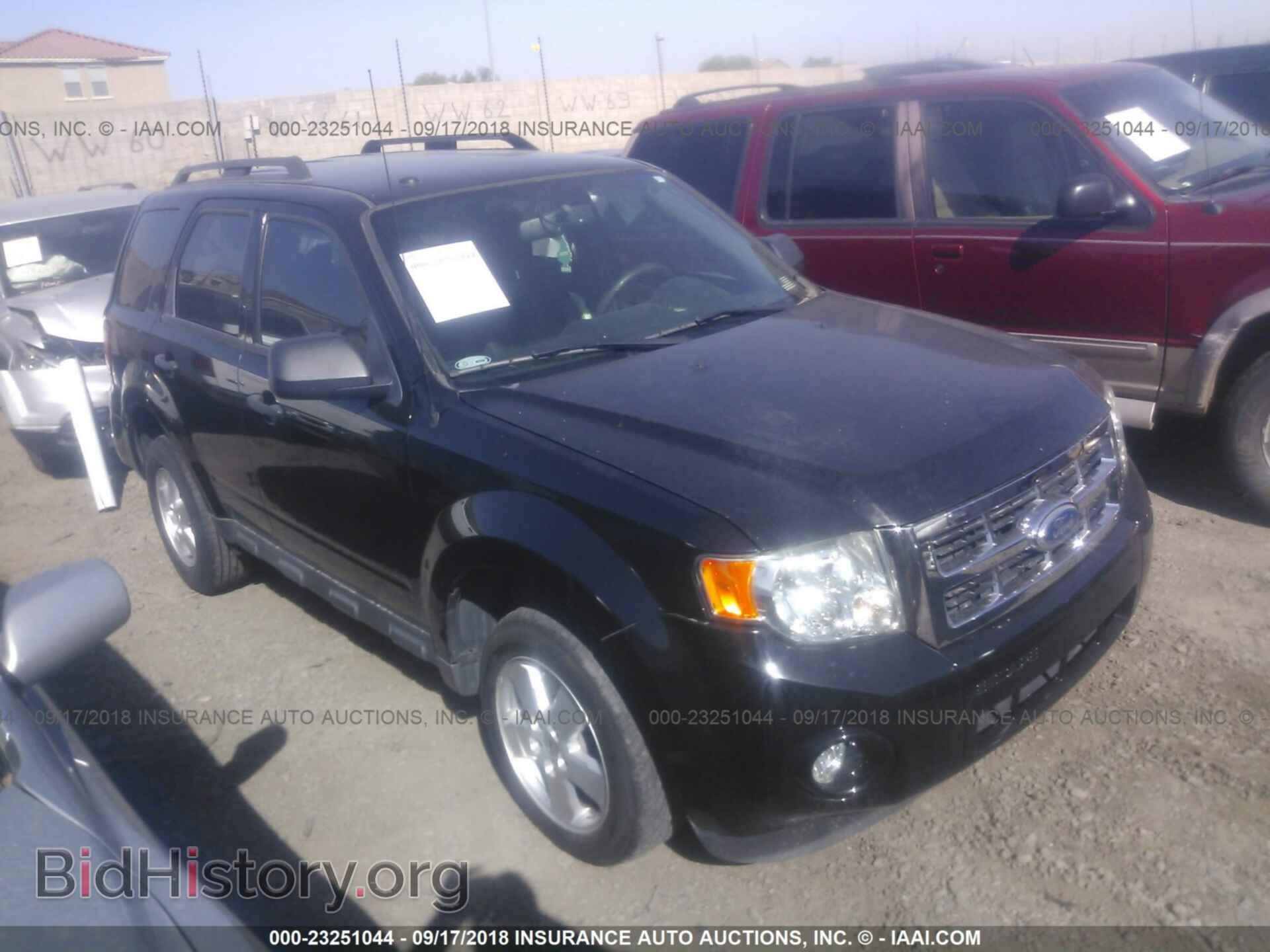 Photo 1FMCU0DG7CKB12226 - Ford Escape 2012