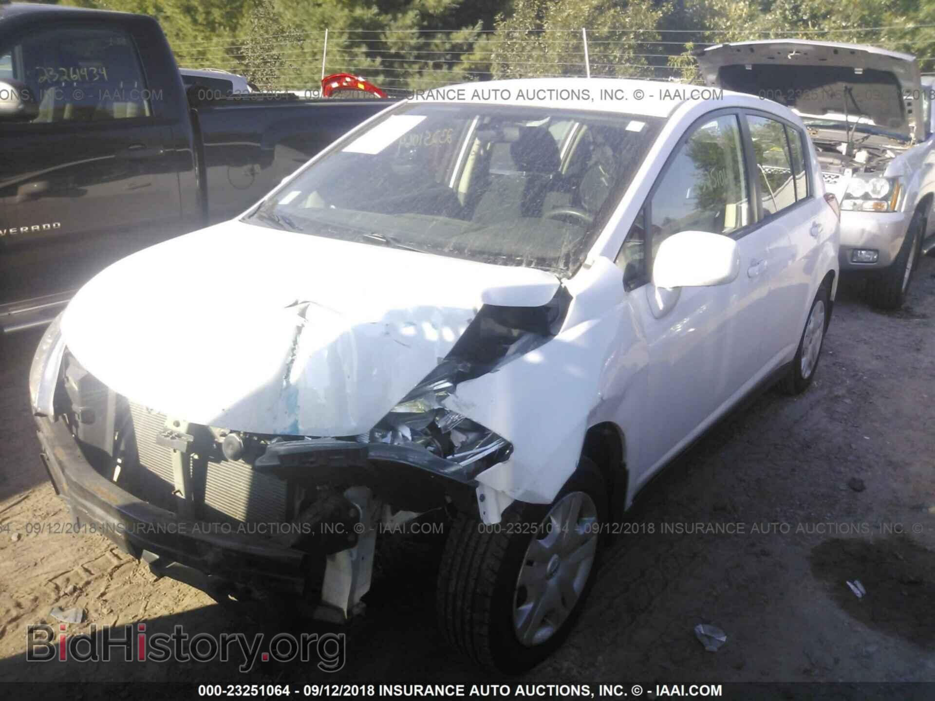 2011 Nissan Versa - VIN: 3N1BC1CP6BL359585 - Photo 2