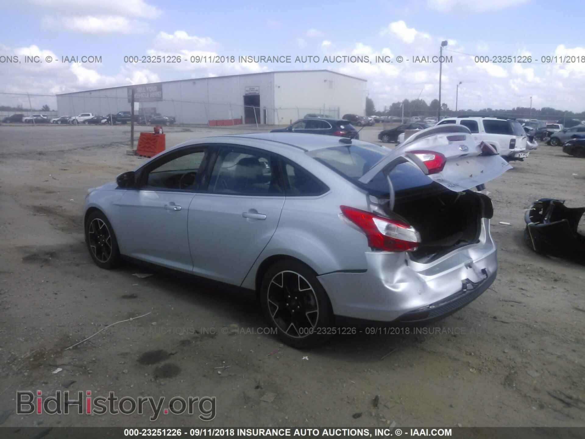 2014 Ford Focus - VIN: 1FADP3F22EL159668 - Фото 3